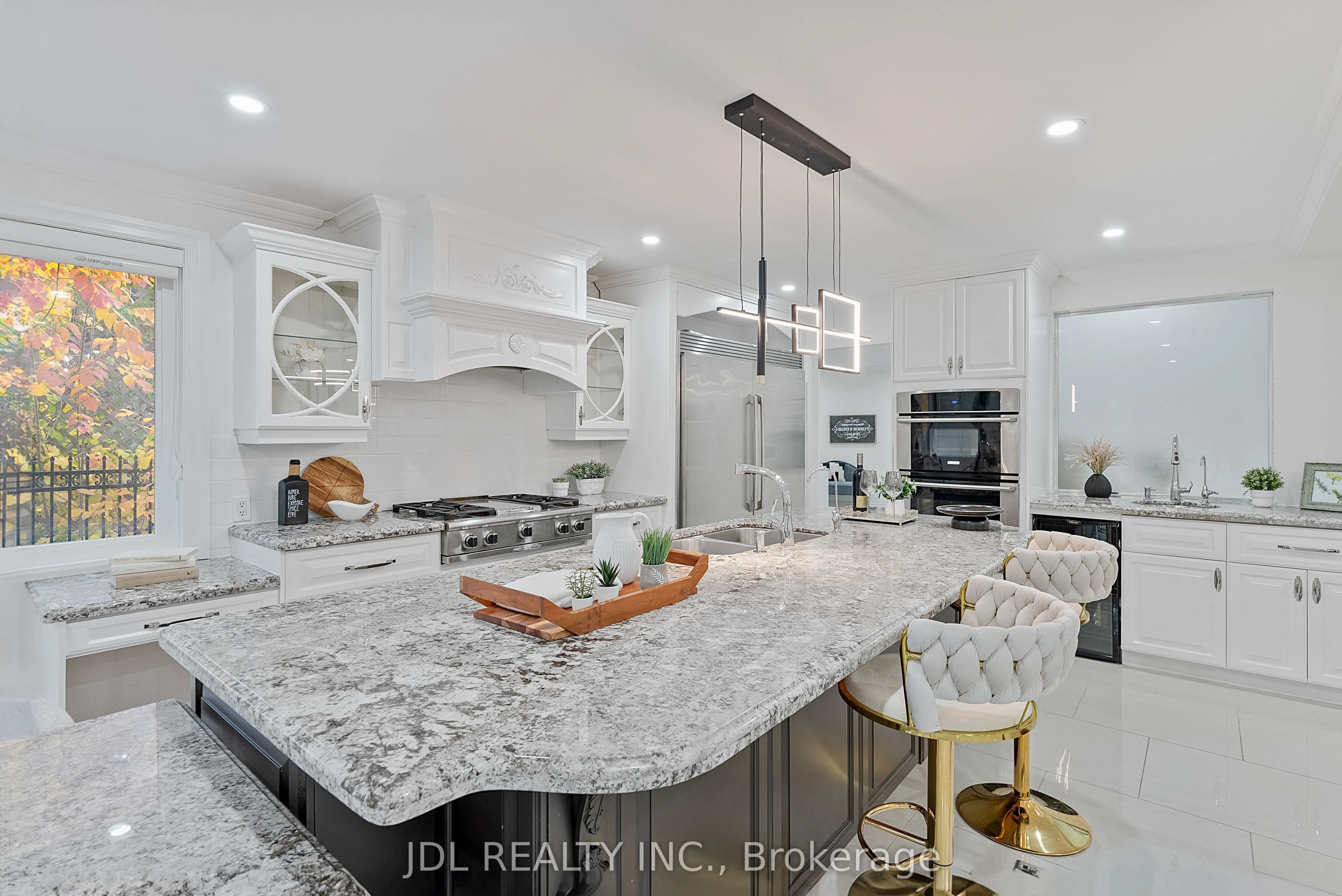 1859 Lincoln Green Close