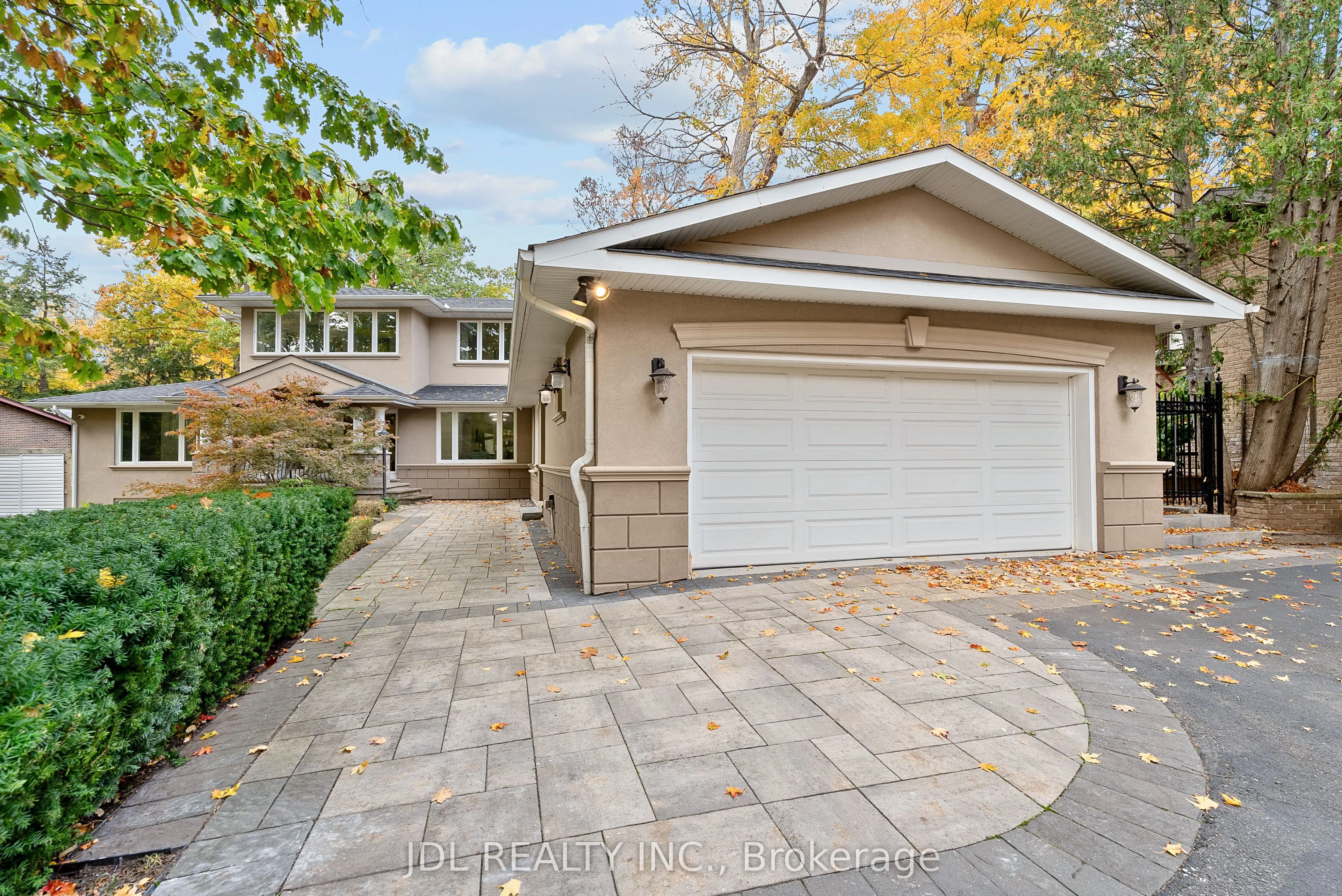 1859 Lincoln Green Close