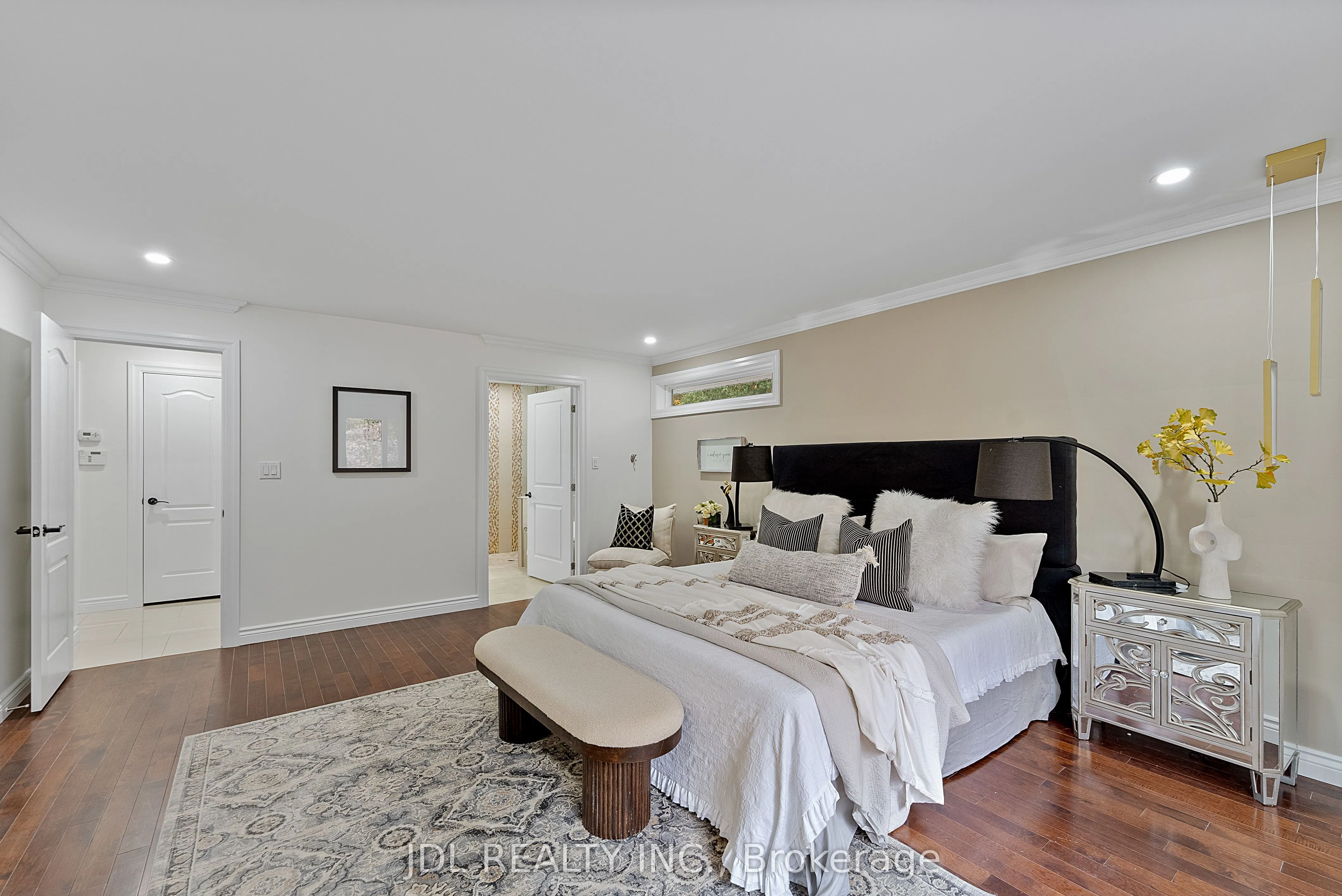 1859 Lincoln Green Close