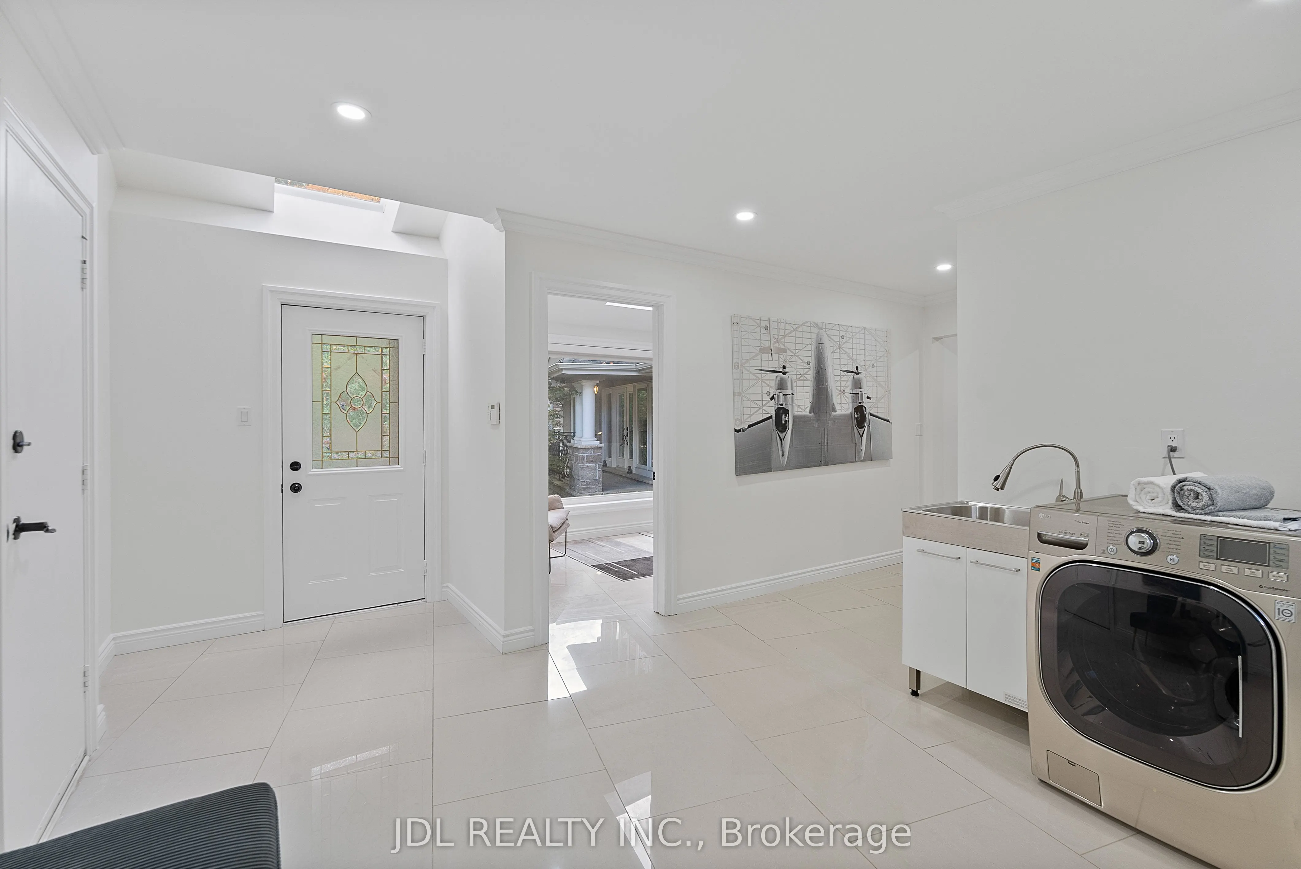 1859 Lincoln Green Close