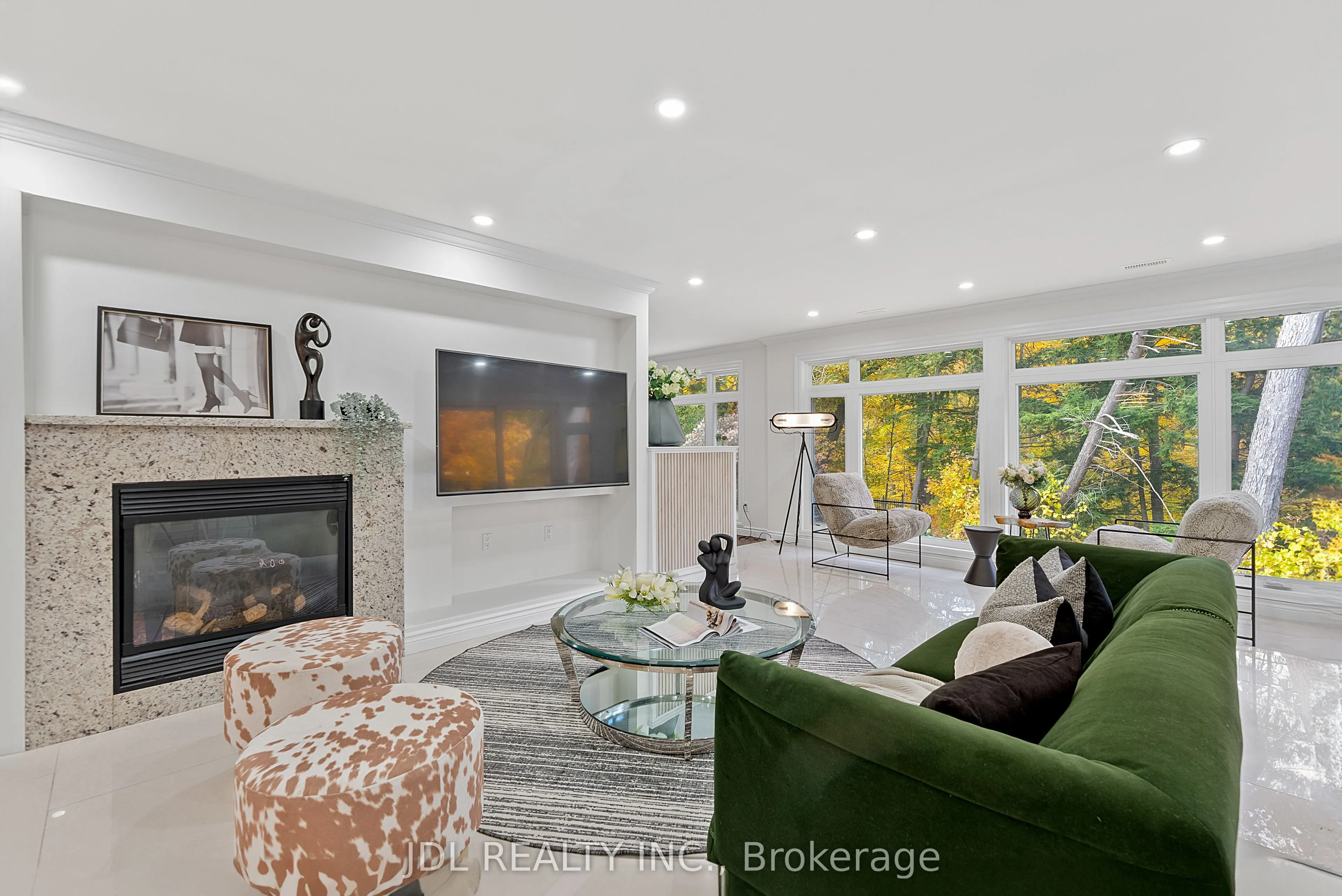 1859 Lincoln Green Close