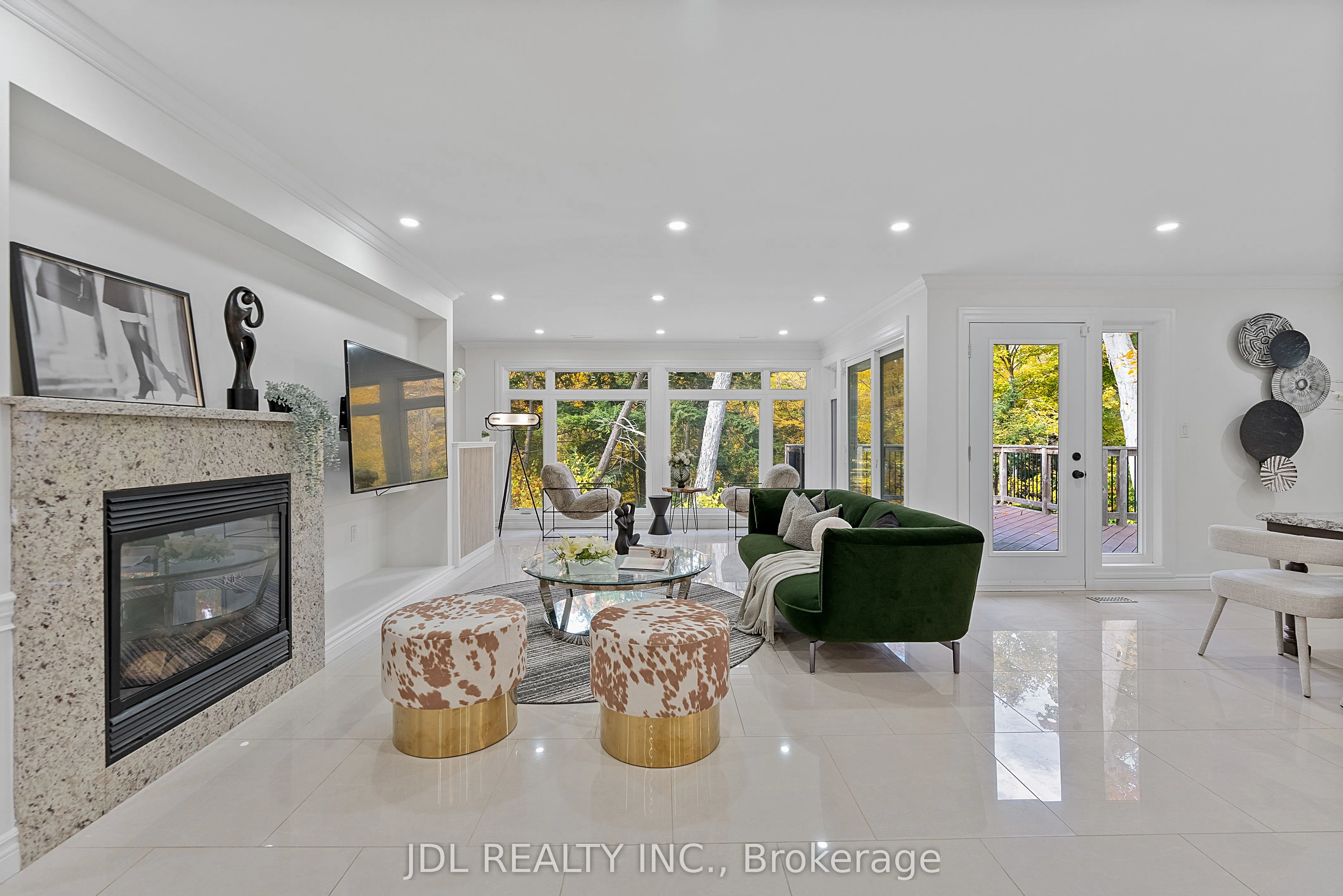 1859 Lincoln Green Close