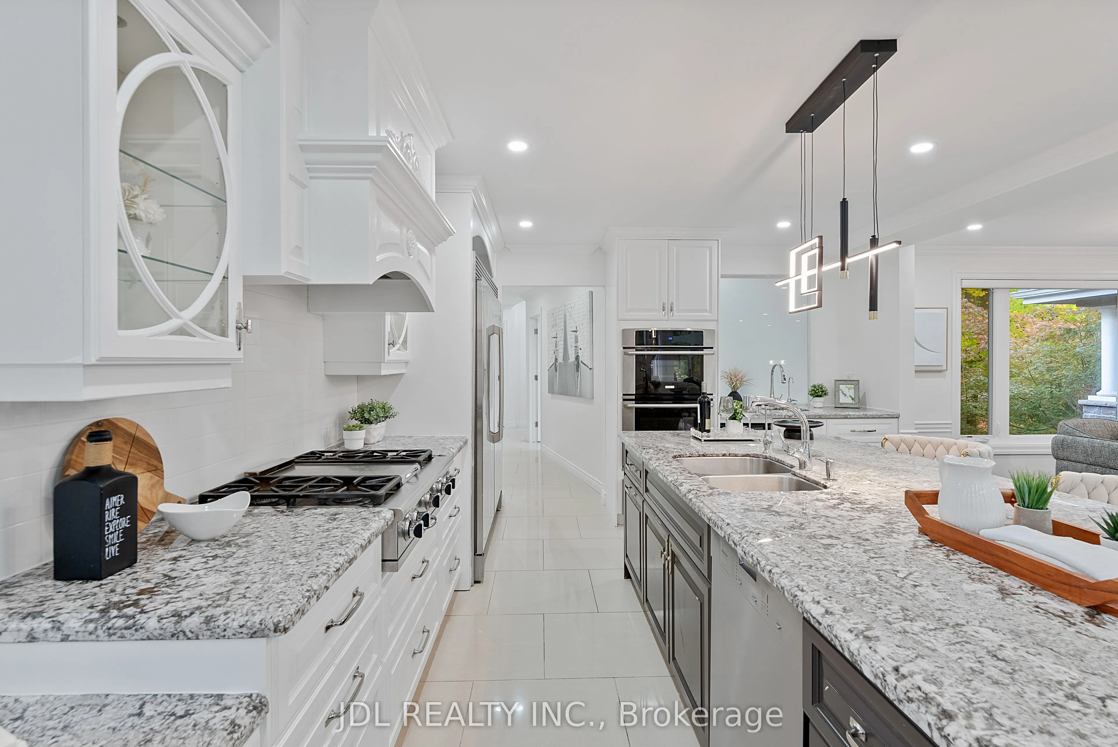 1859 Lincoln Green Close