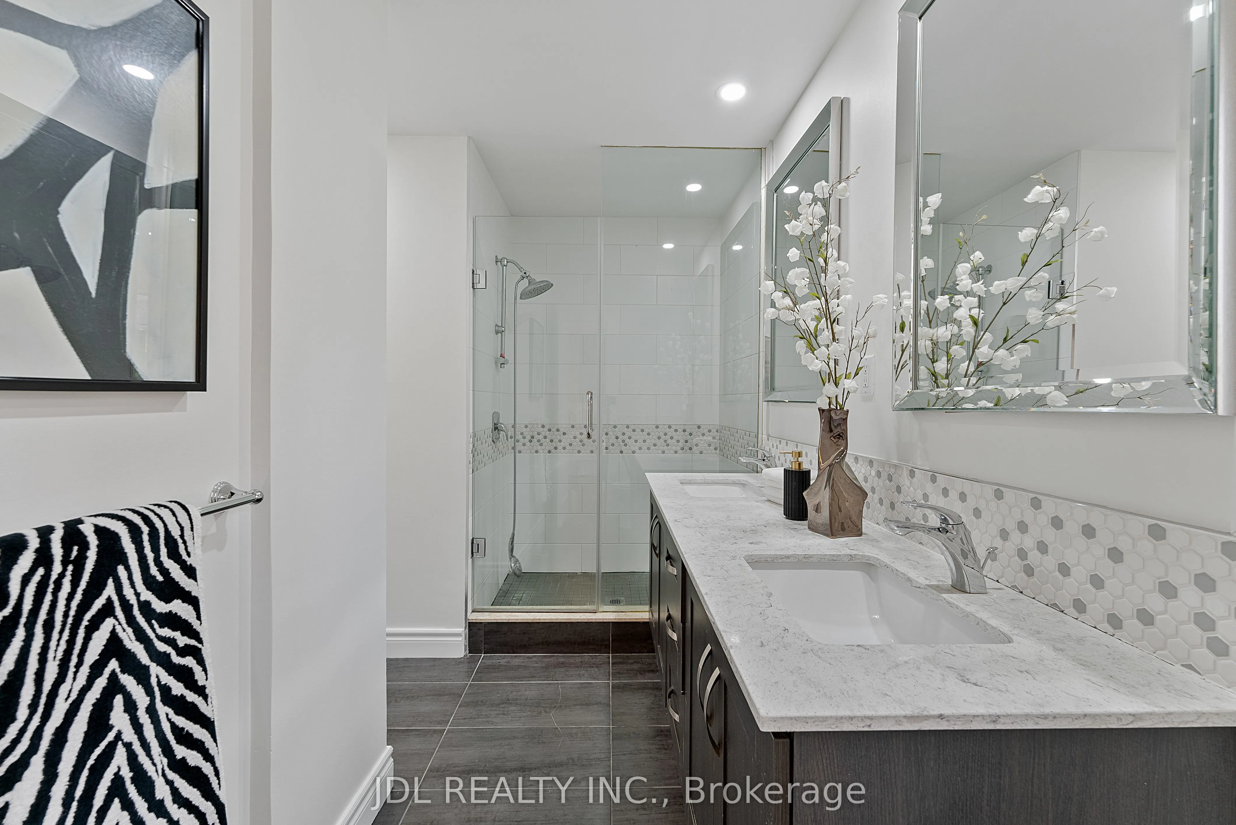 1859 Lincoln Green Close