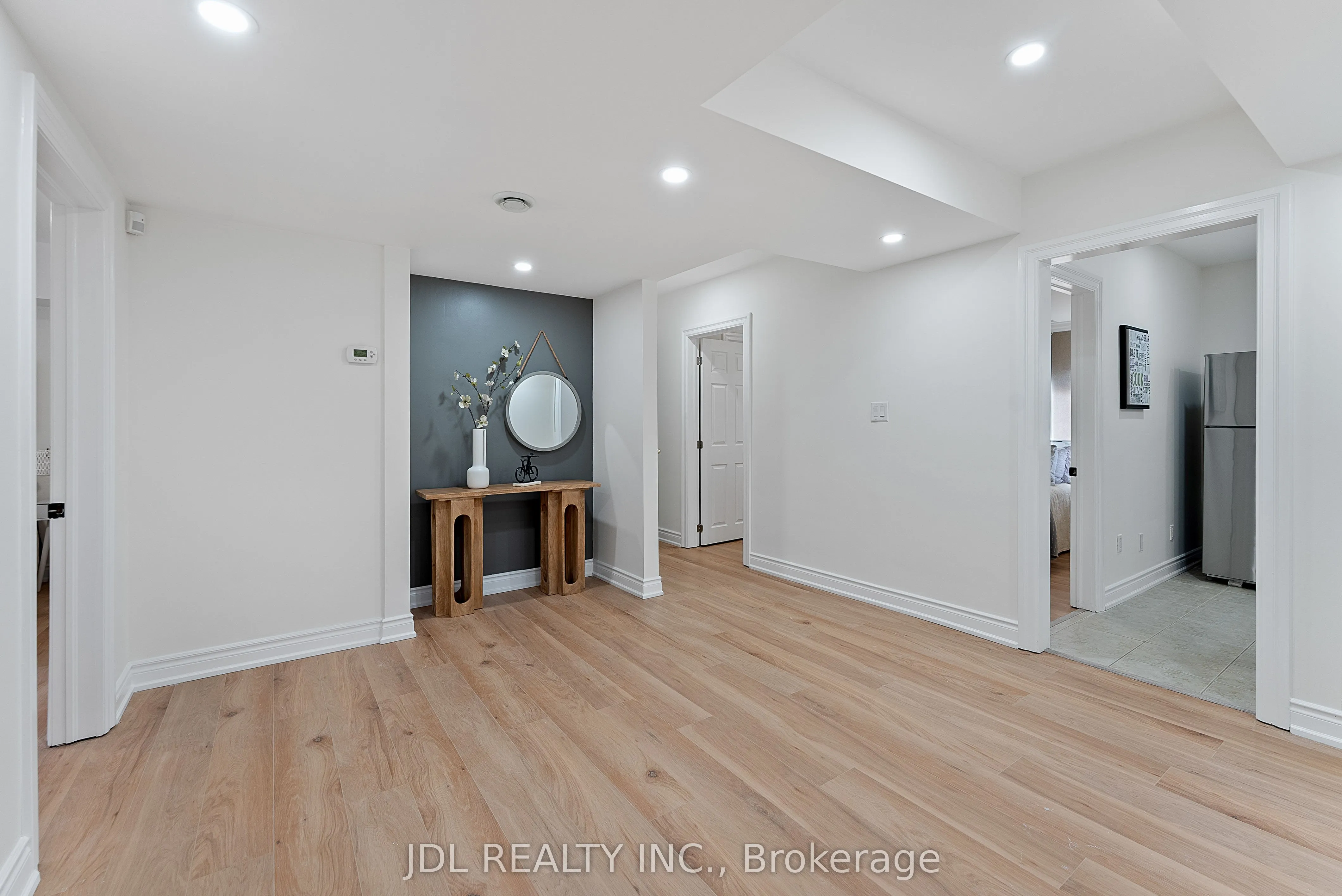 1859 Lincoln Green Close