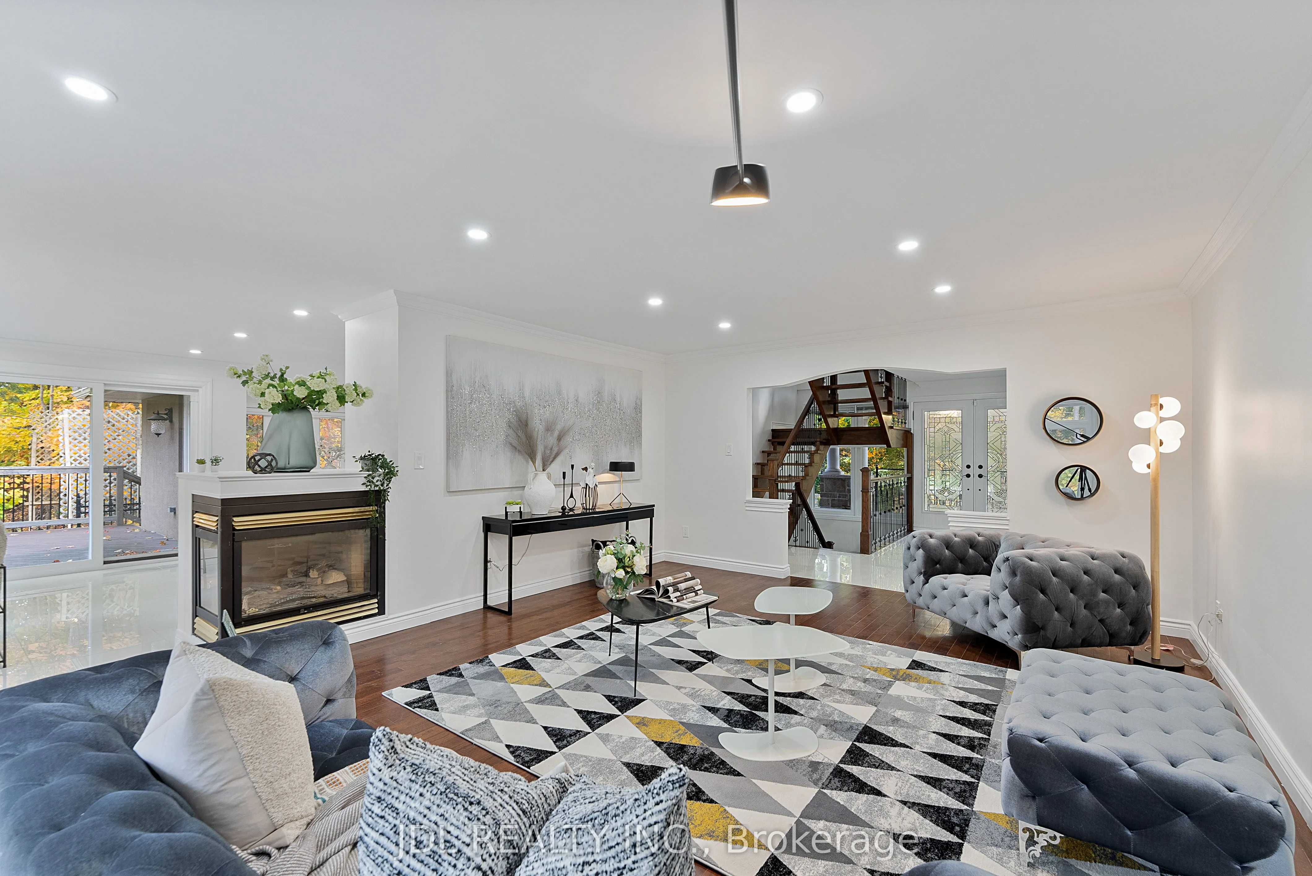 1859 Lincoln Green Close