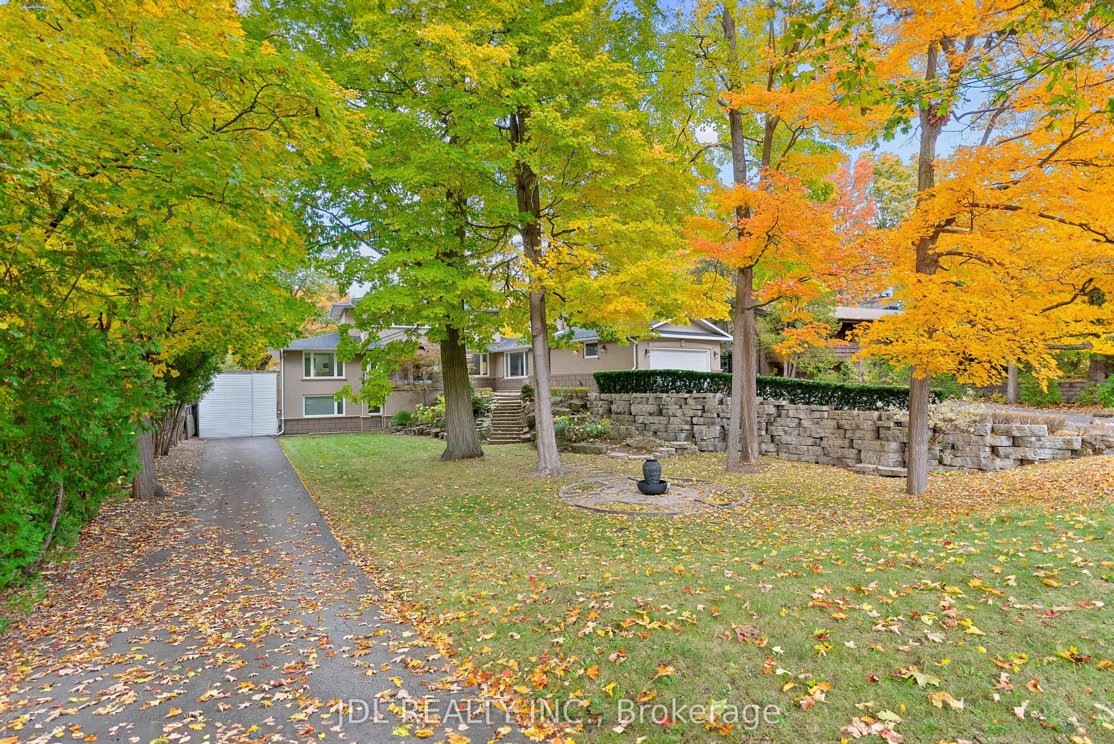 1859 Lincoln Green Close