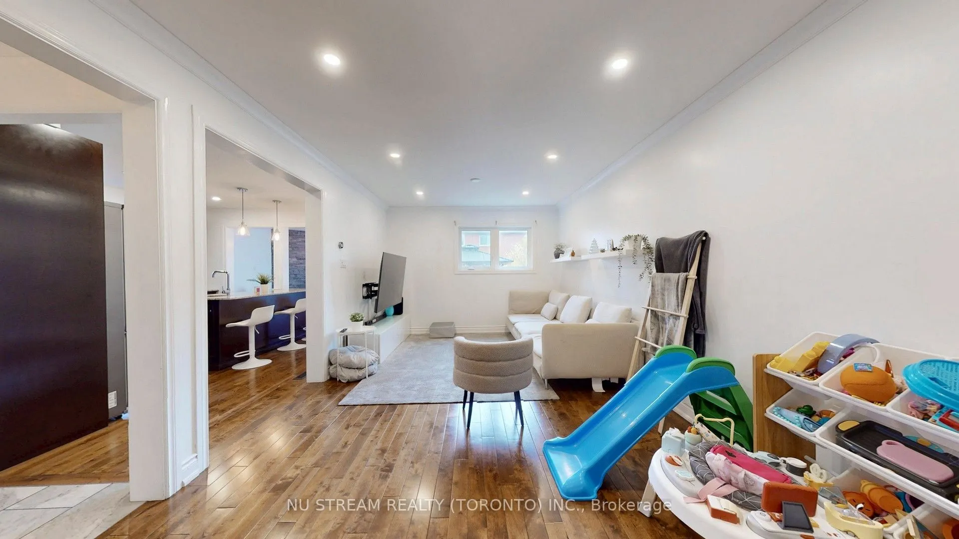 3926 Hazelridge Road