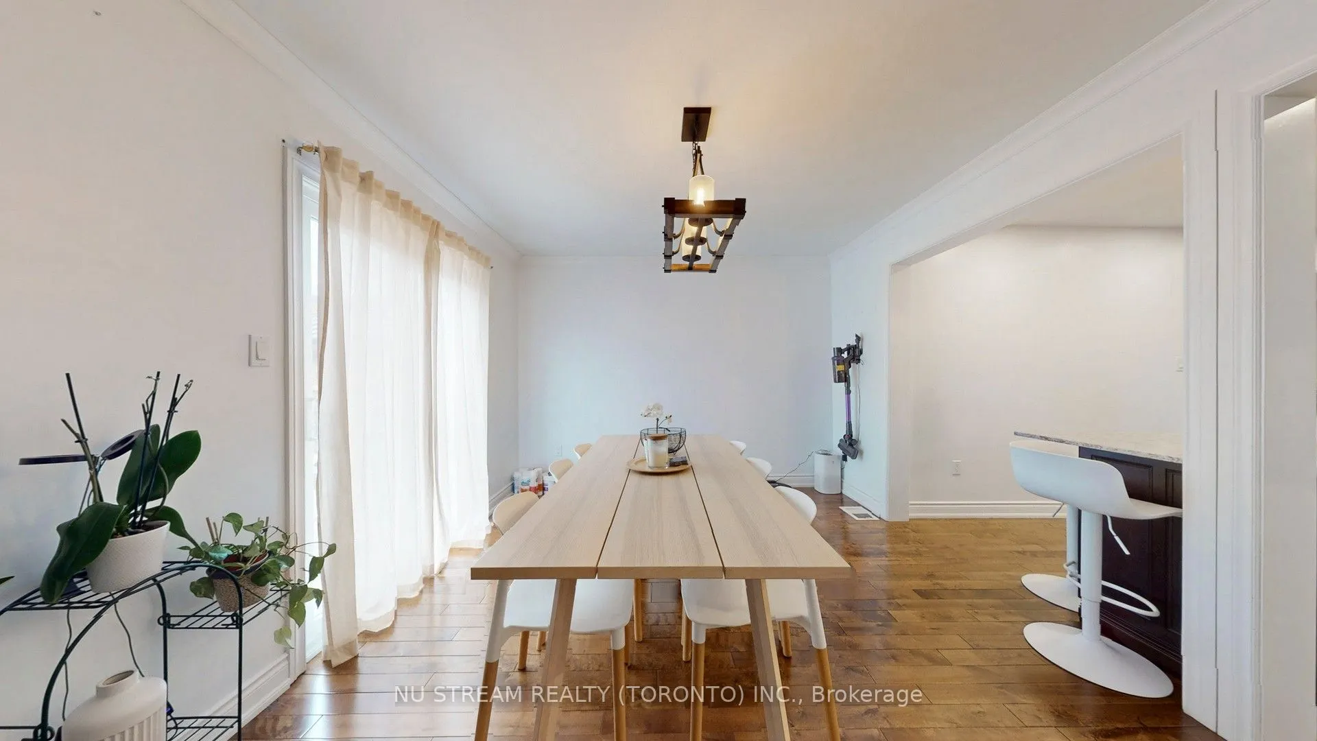 3926 Hazelridge Road