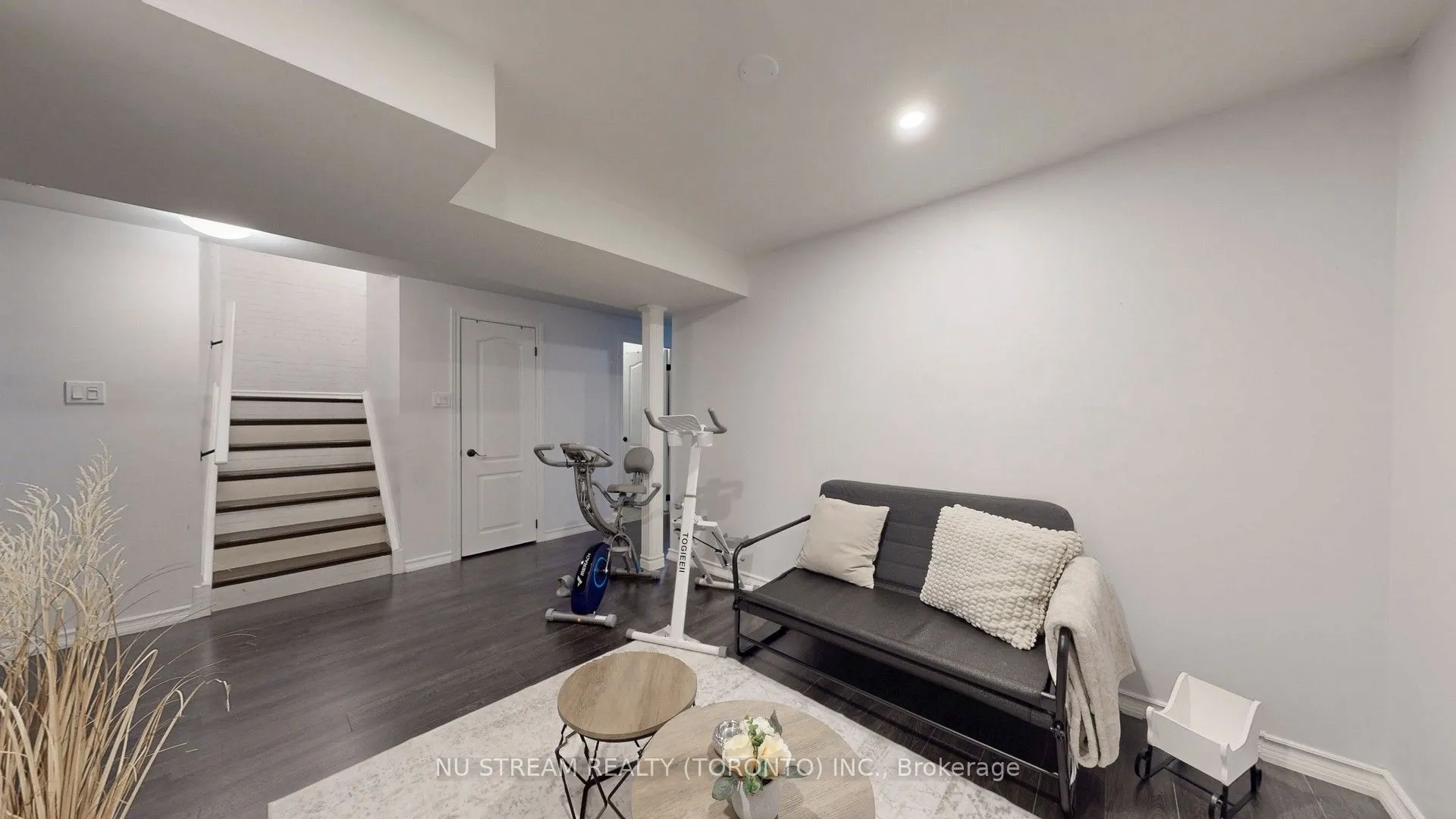 3926 Hazelridge Road