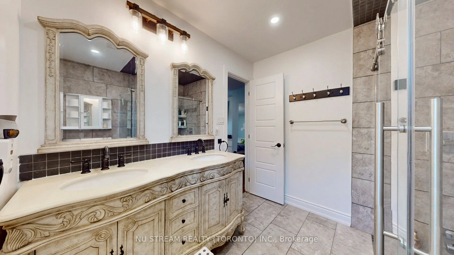 3926 Hazelridge Road