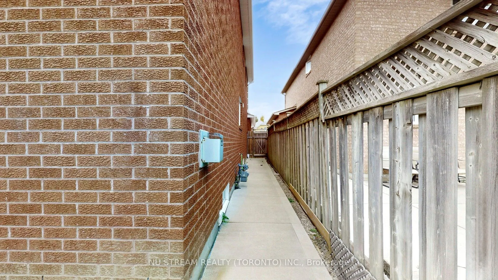 3926 Hazelridge Road