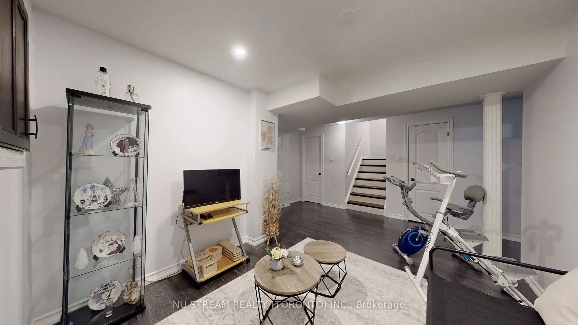 3926 Hazelridge Road