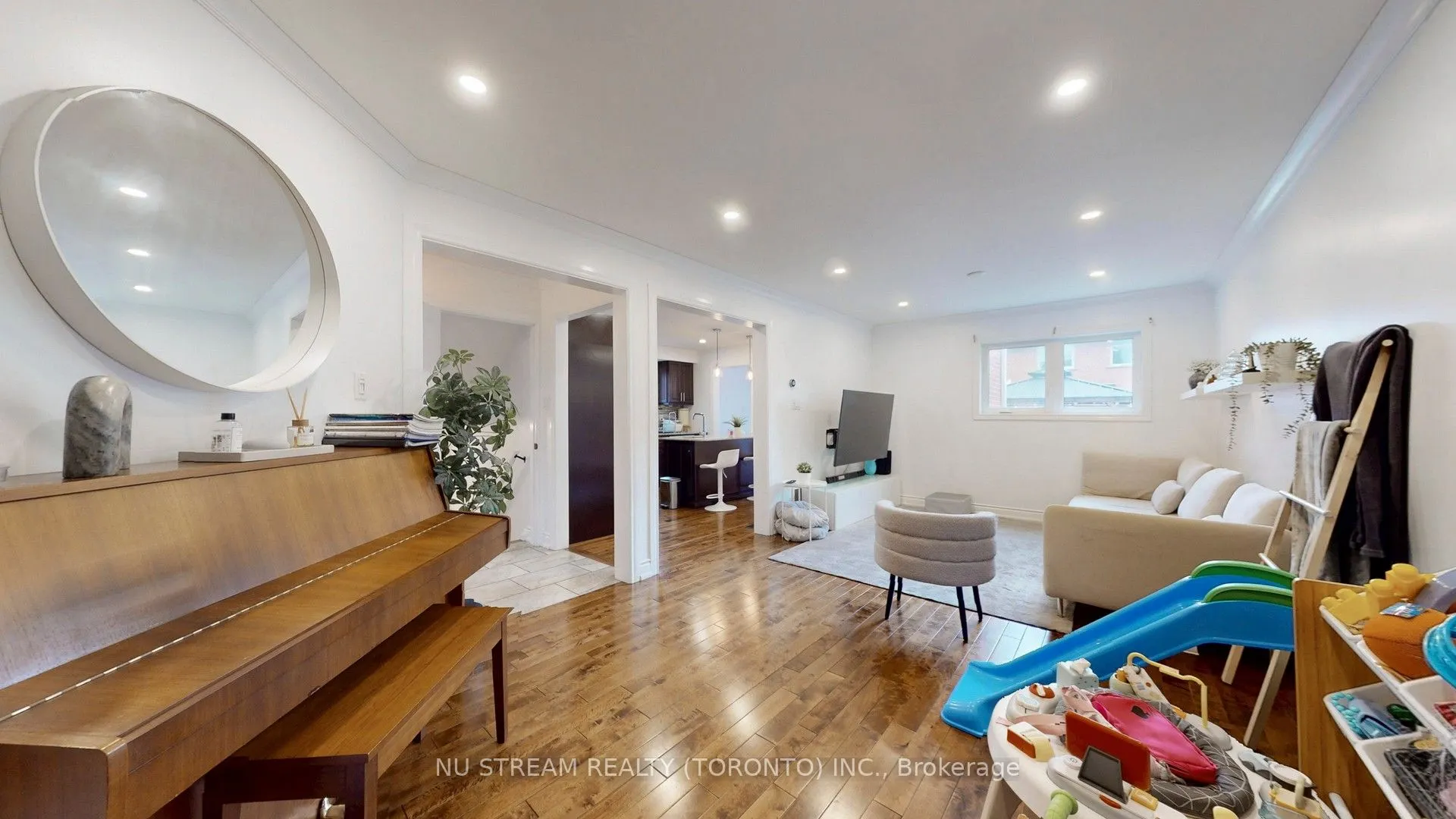 3926 Hazelridge Road