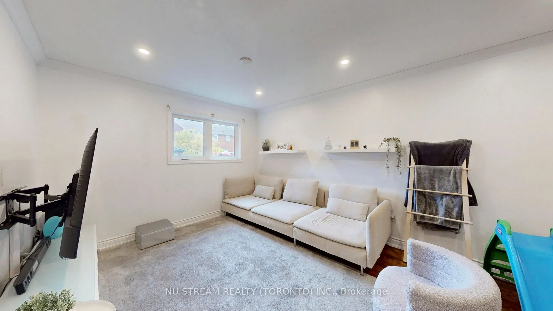 3926 Hazelridge Road