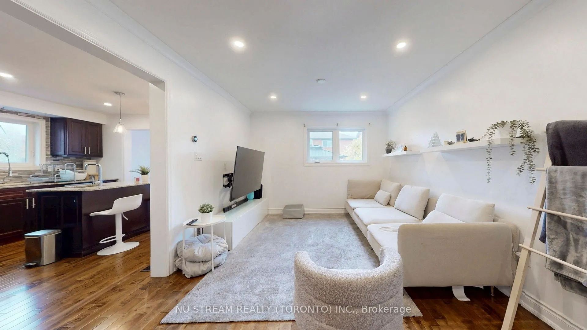 3926 Hazelridge Road