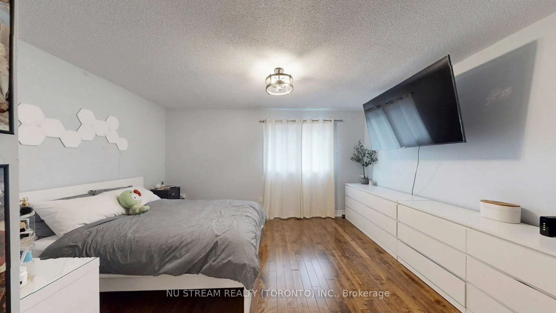 3926 Hazelridge Road