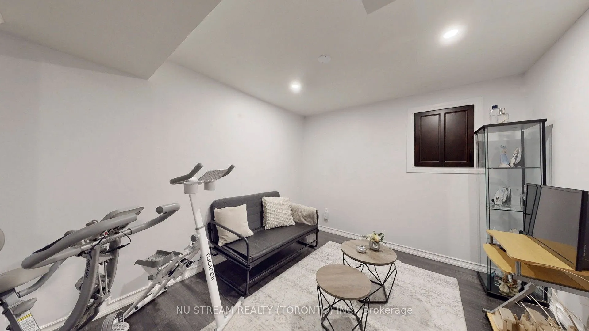 3926 Hazelridge Road