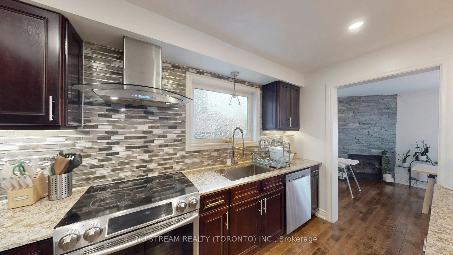 3926 Hazelridge Road