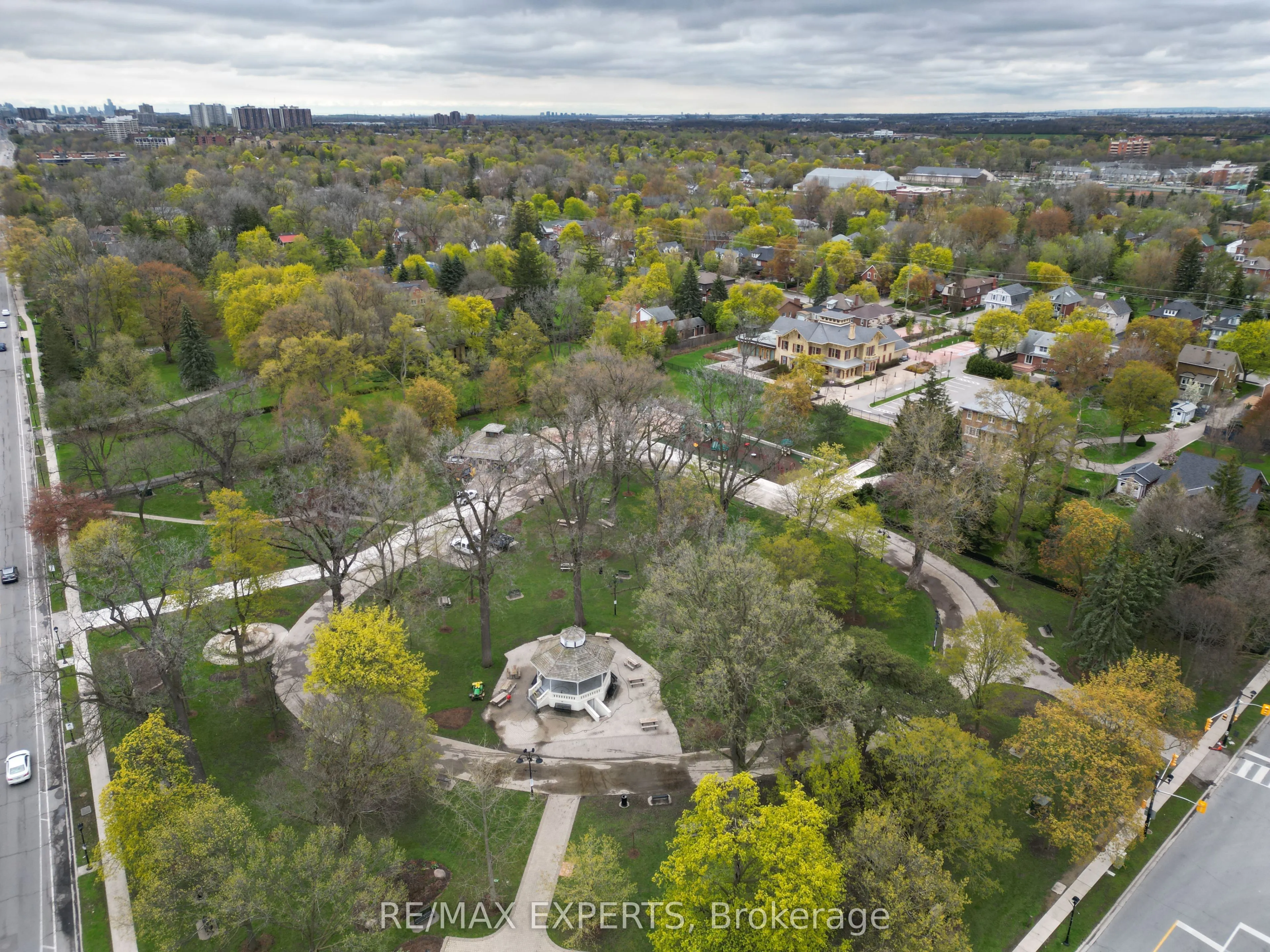 8 Main Street S, #204