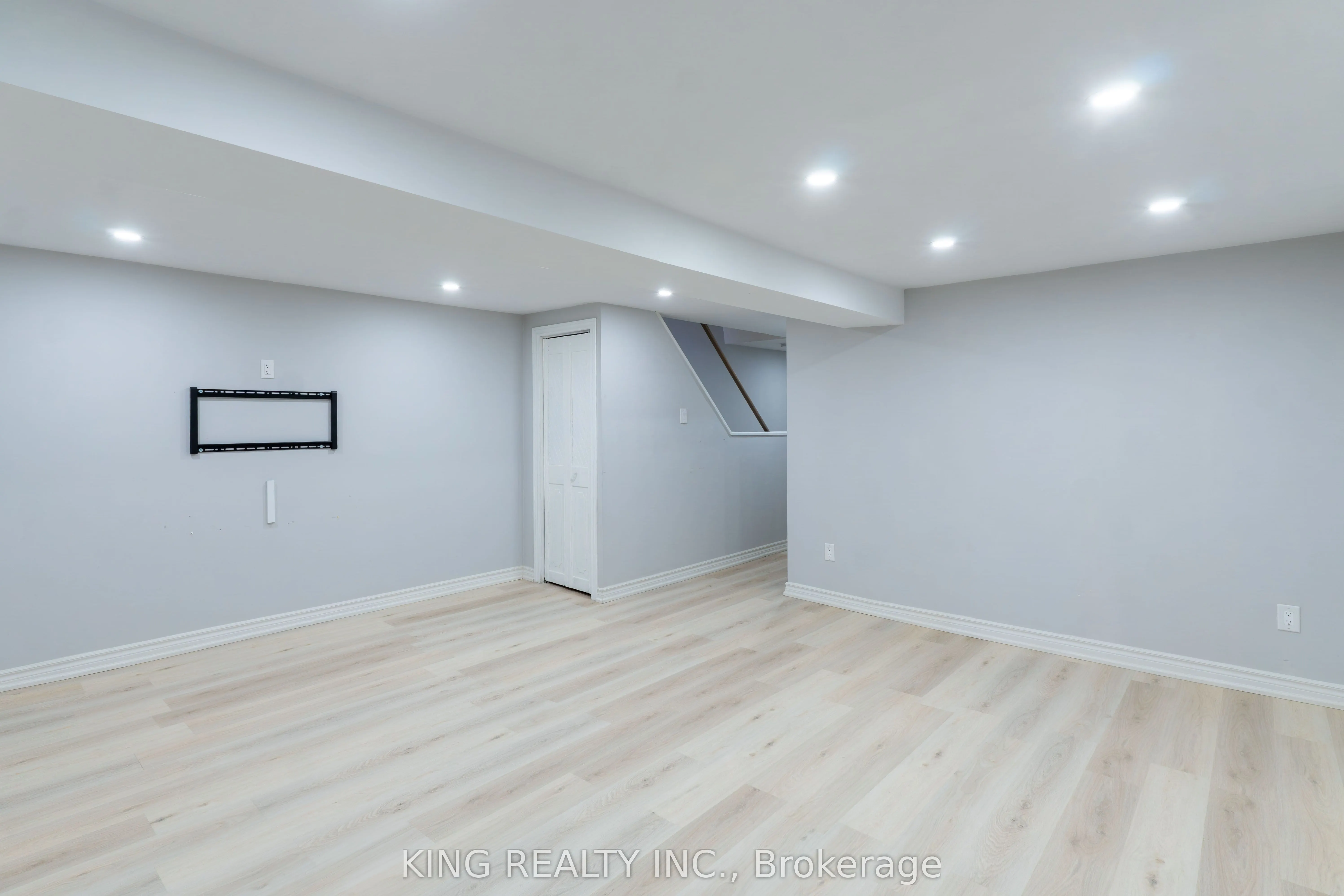 141 Ripley Court, #4