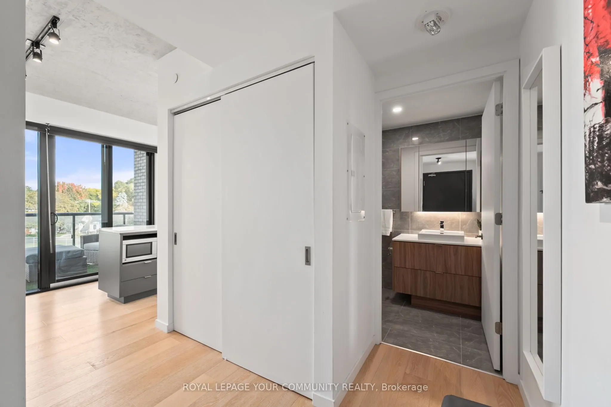 7 Smith Crescent, #325