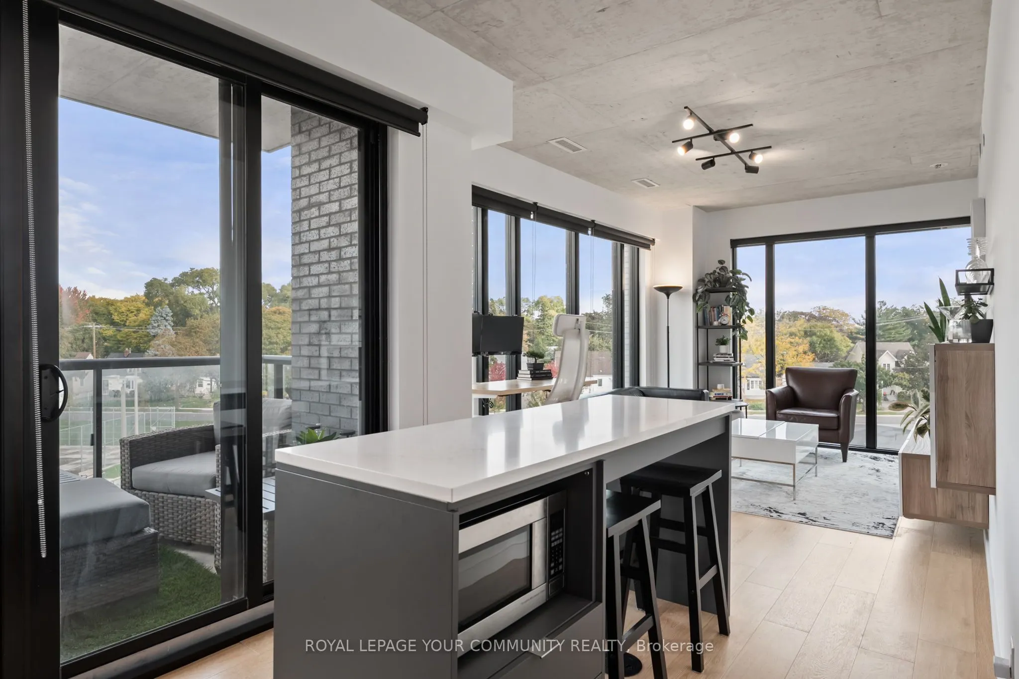 7 Smith Crescent, #325