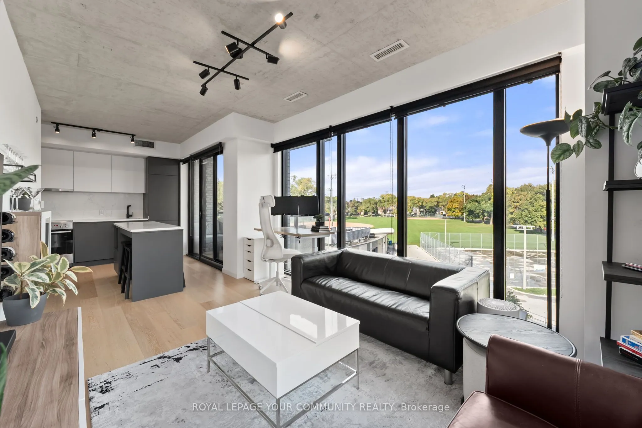 7 Smith Crescent, #325