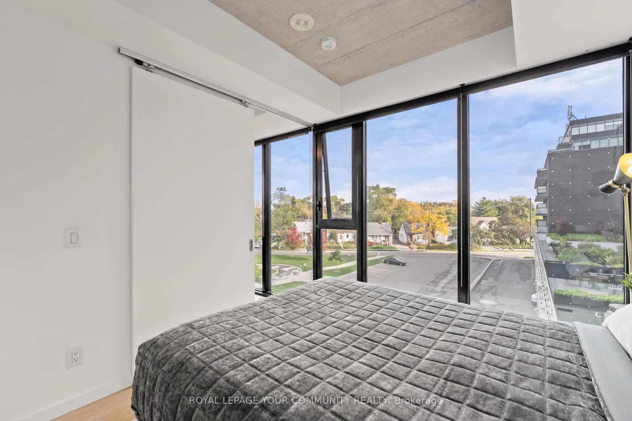 7 Smith Crescent, #325