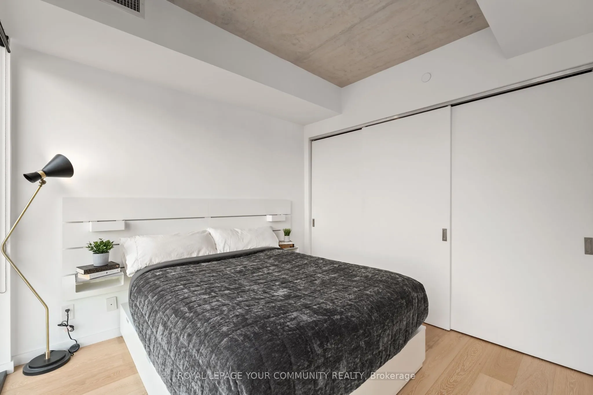 7 Smith Crescent, #325