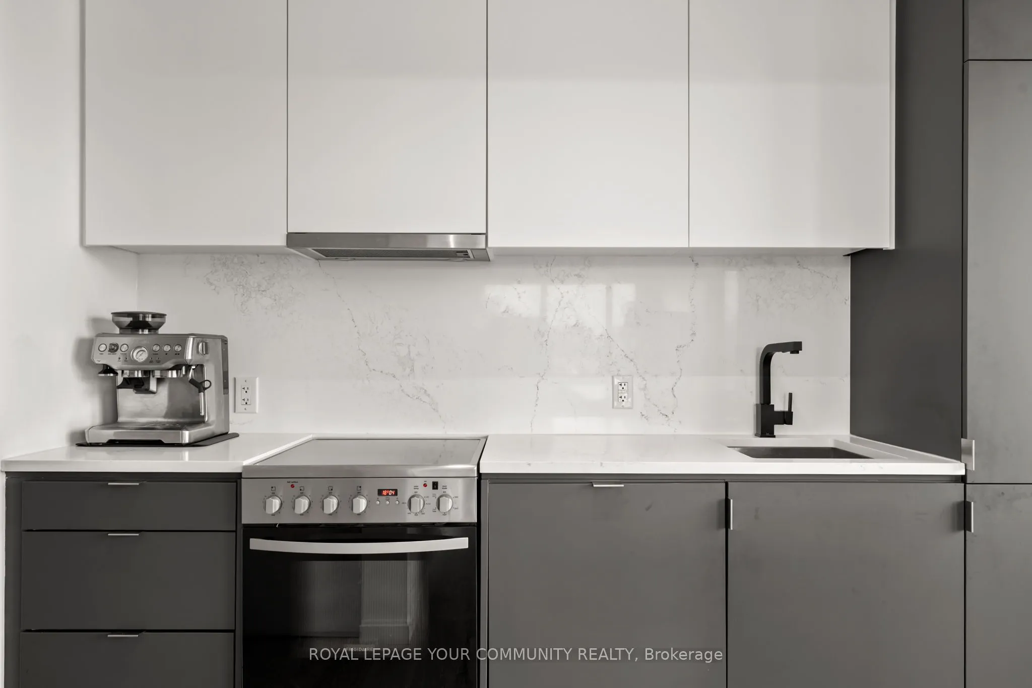 7 Smith Crescent, #325