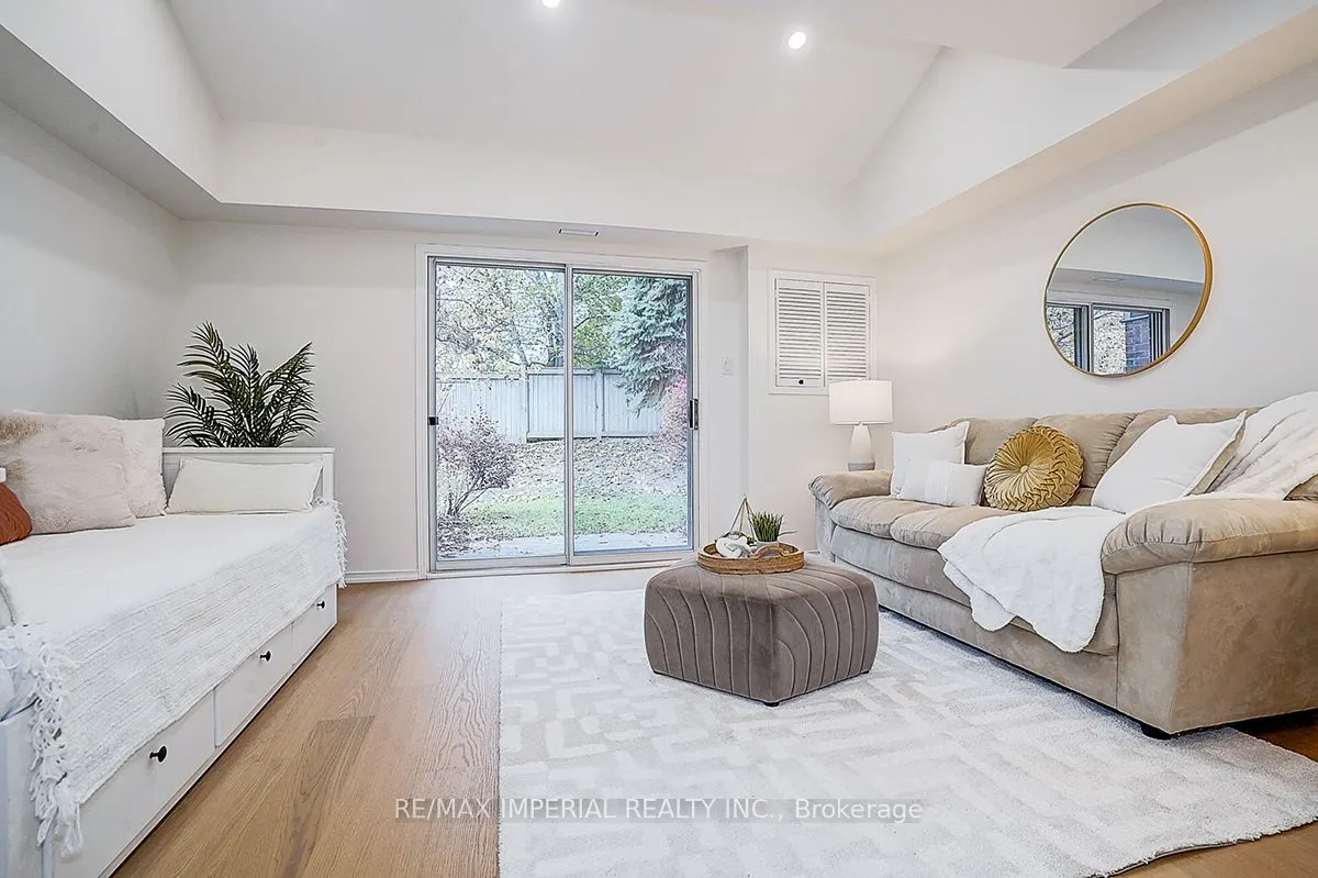 460 Bristol Road W, #48