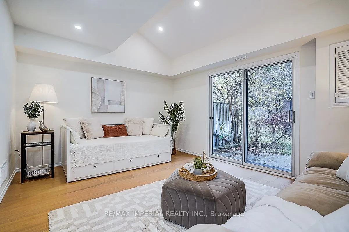 460 Bristol Road W, #48