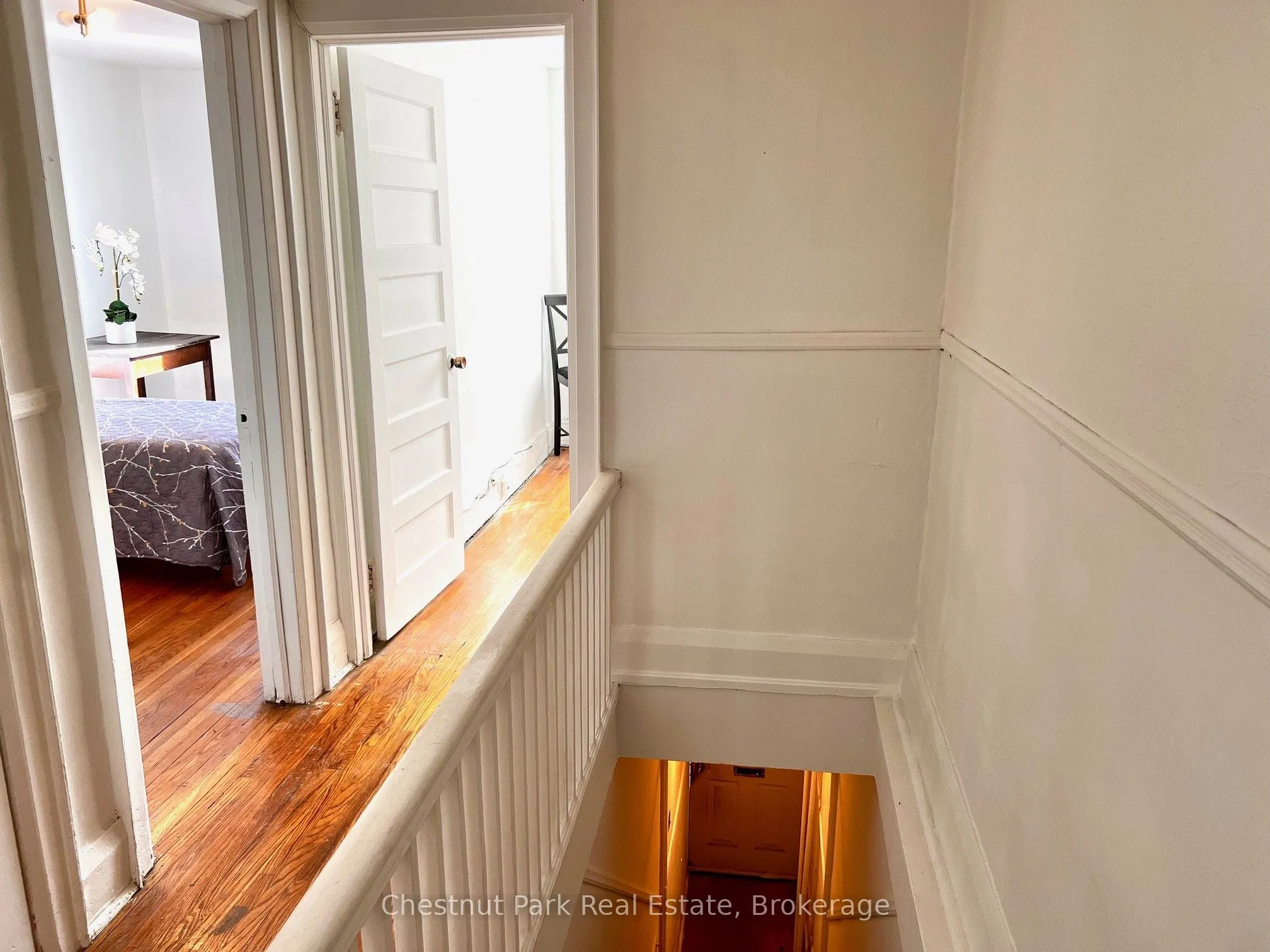 3280 Dundas Street W