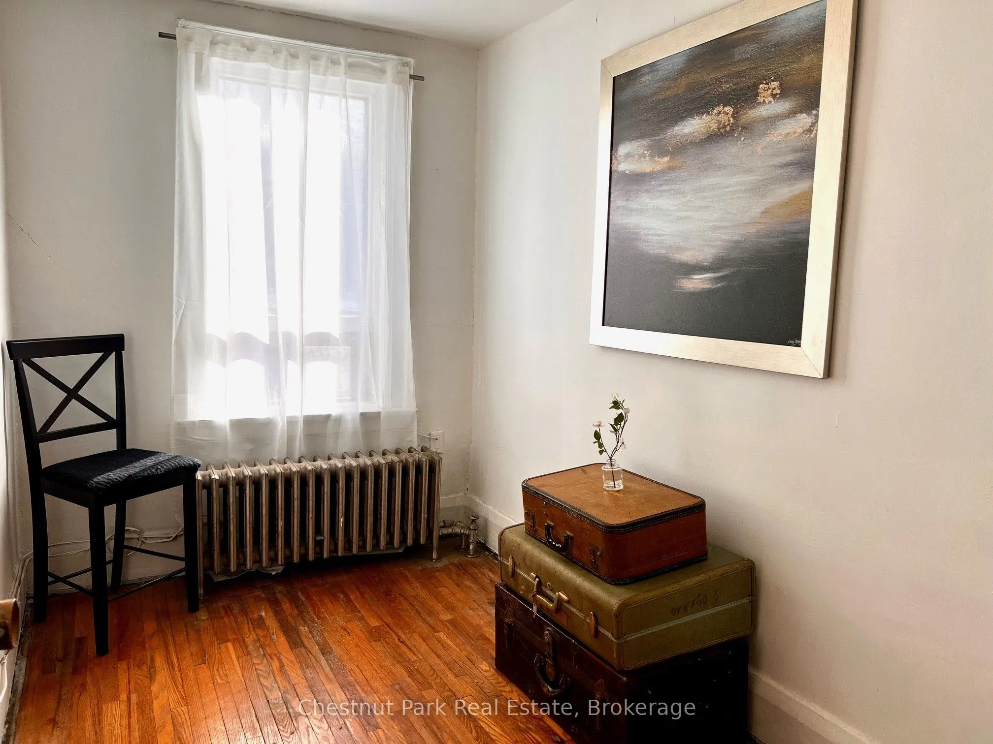 3280 Dundas Street W