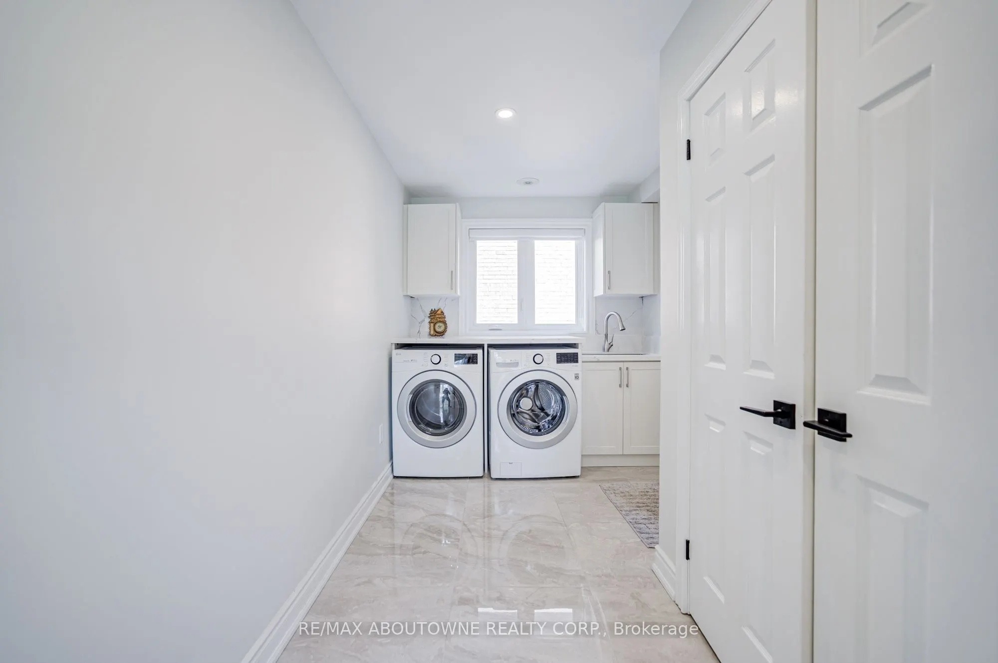 1248 Old Colony Road