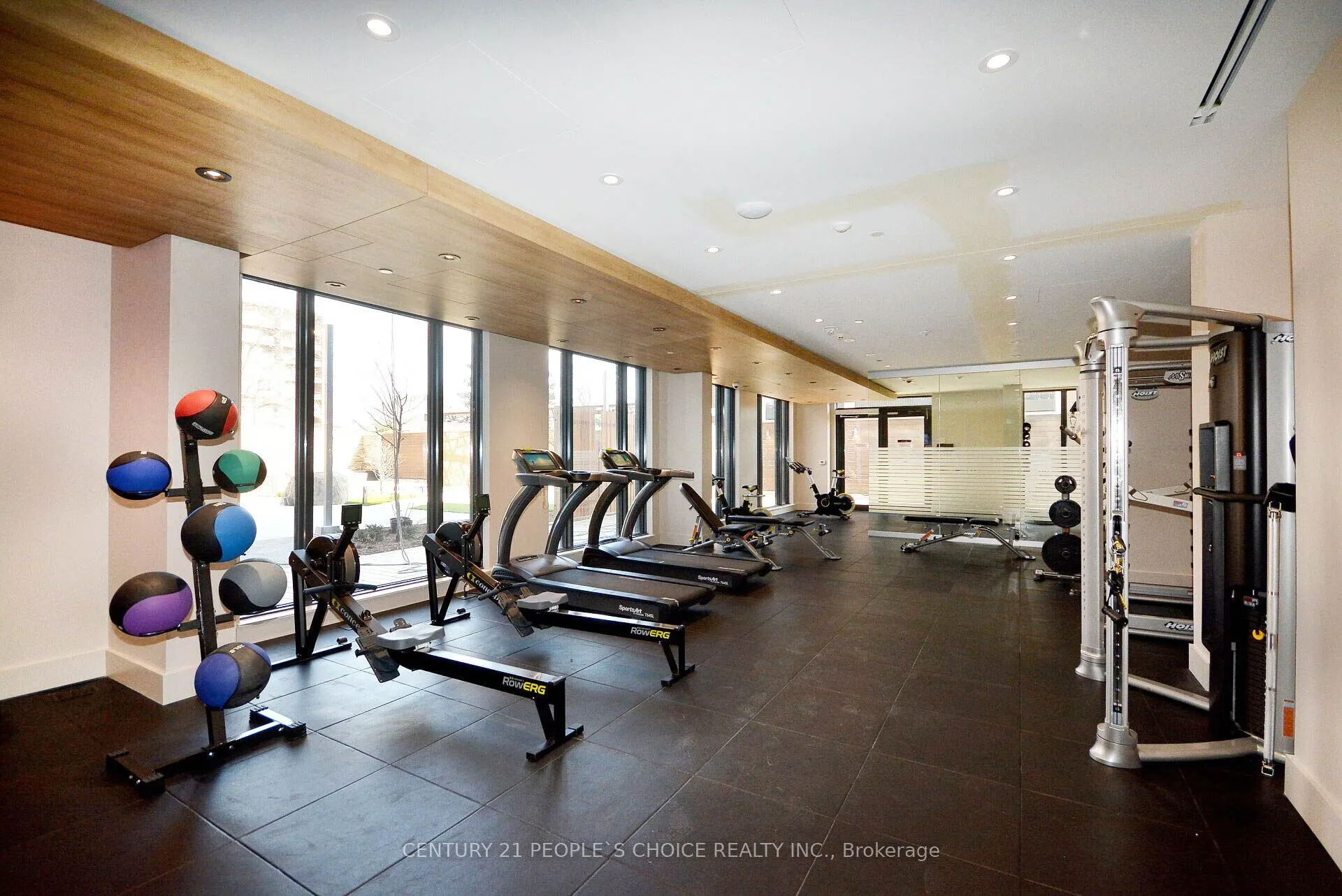 21 Park Street E, #915