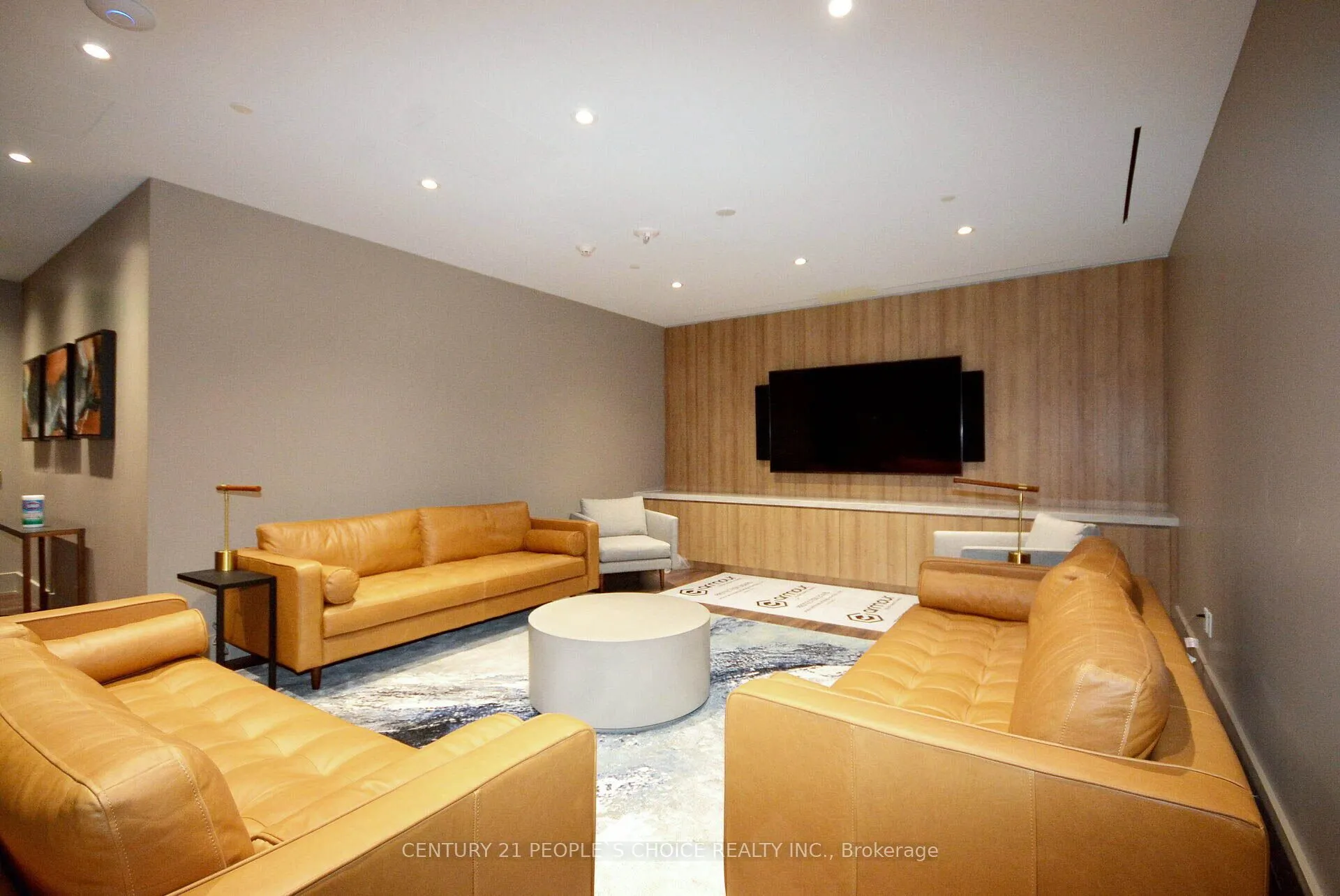 21 Park Street E, #915