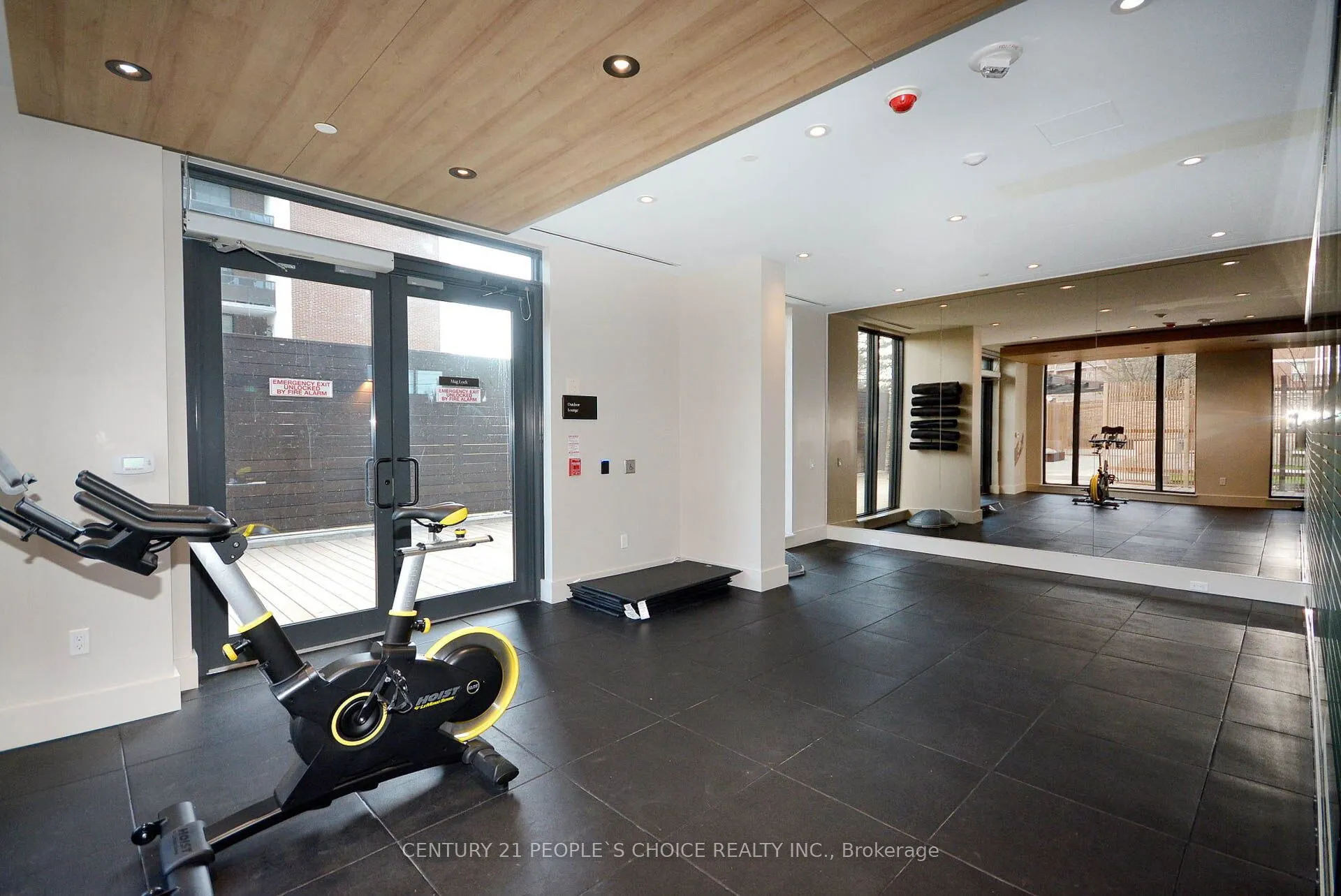 21 Park Street E, #915