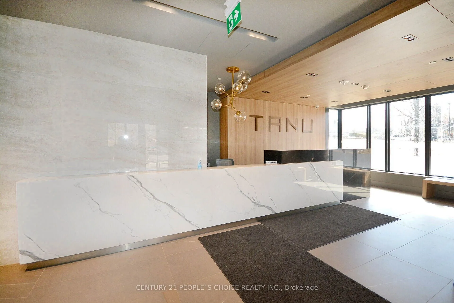 21 Park Street E, #915