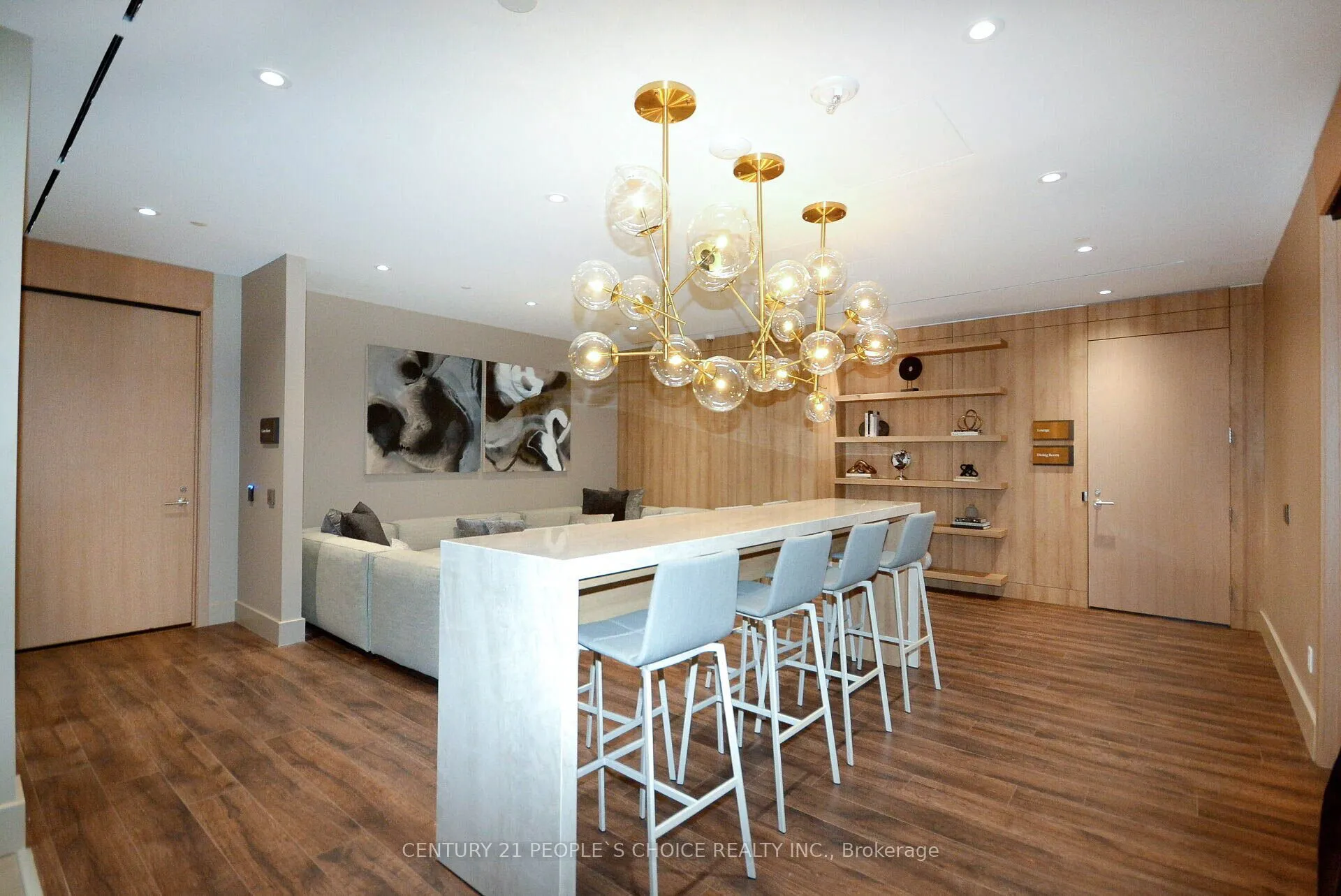 21 Park Street E, #915