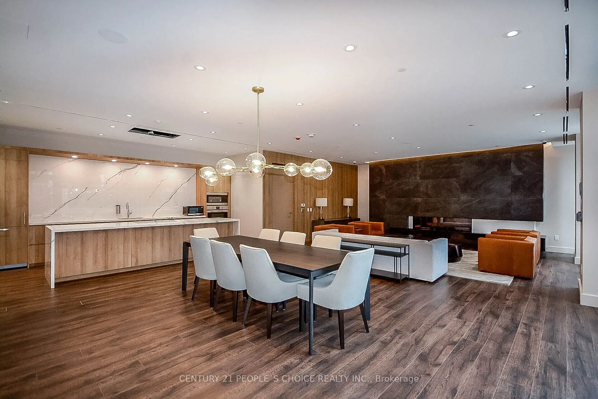 21 Park Street E, #915