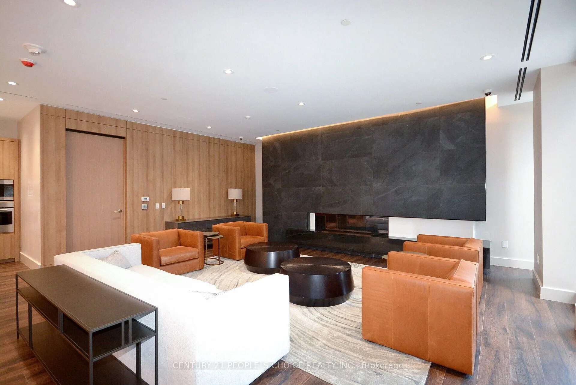 21 Park Street E, #915