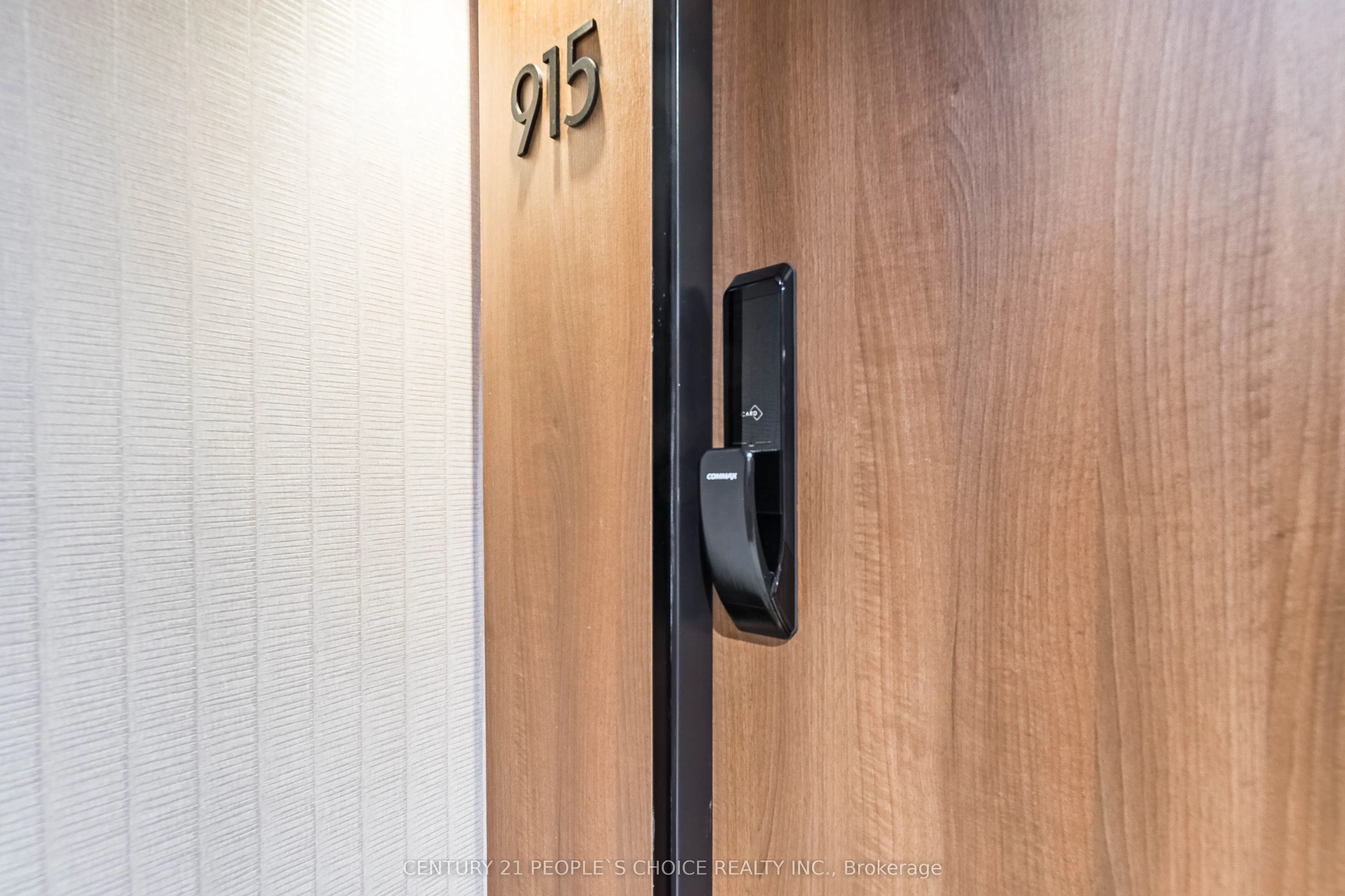 21 Park Street E, #915