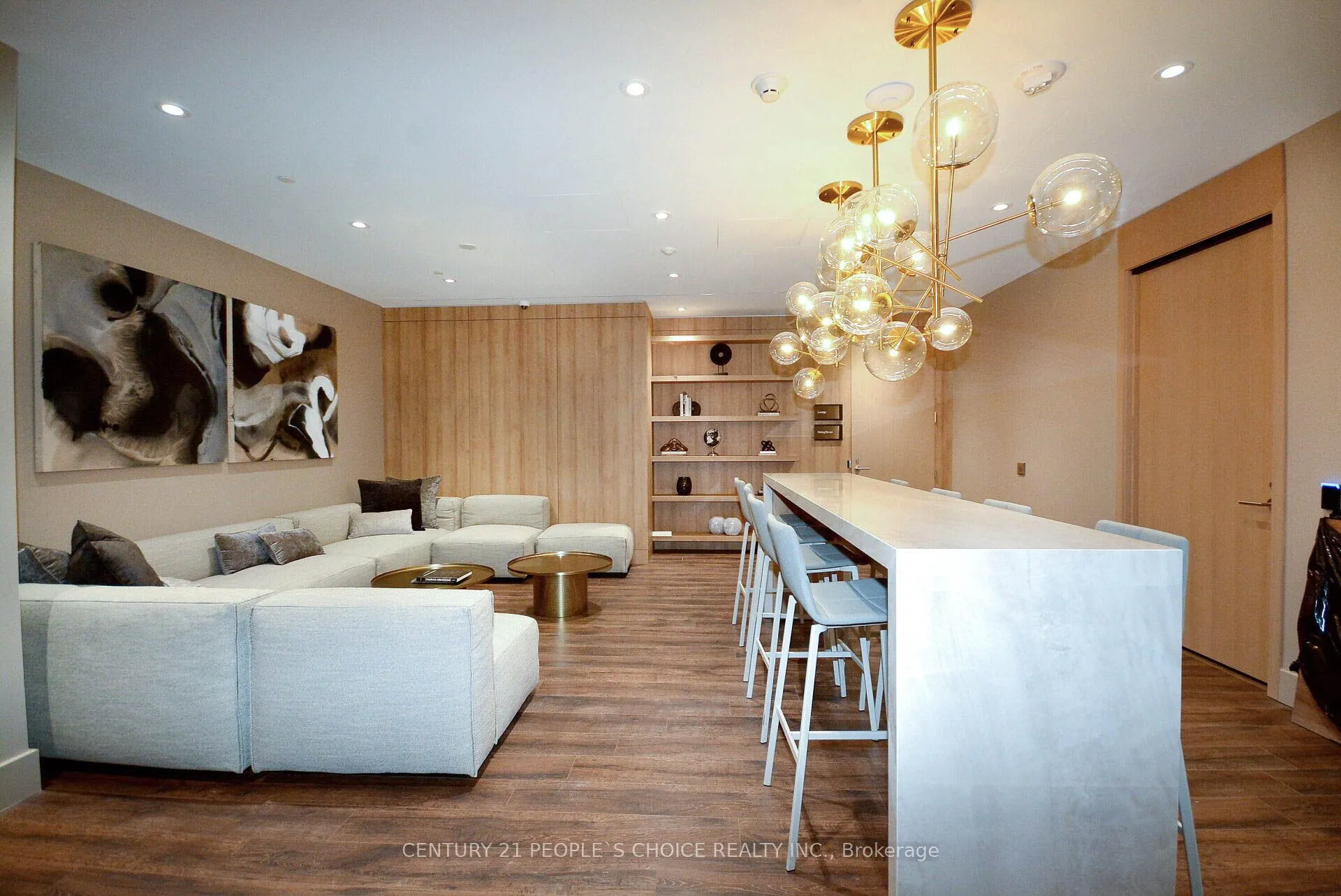 21 Park Street E, #915