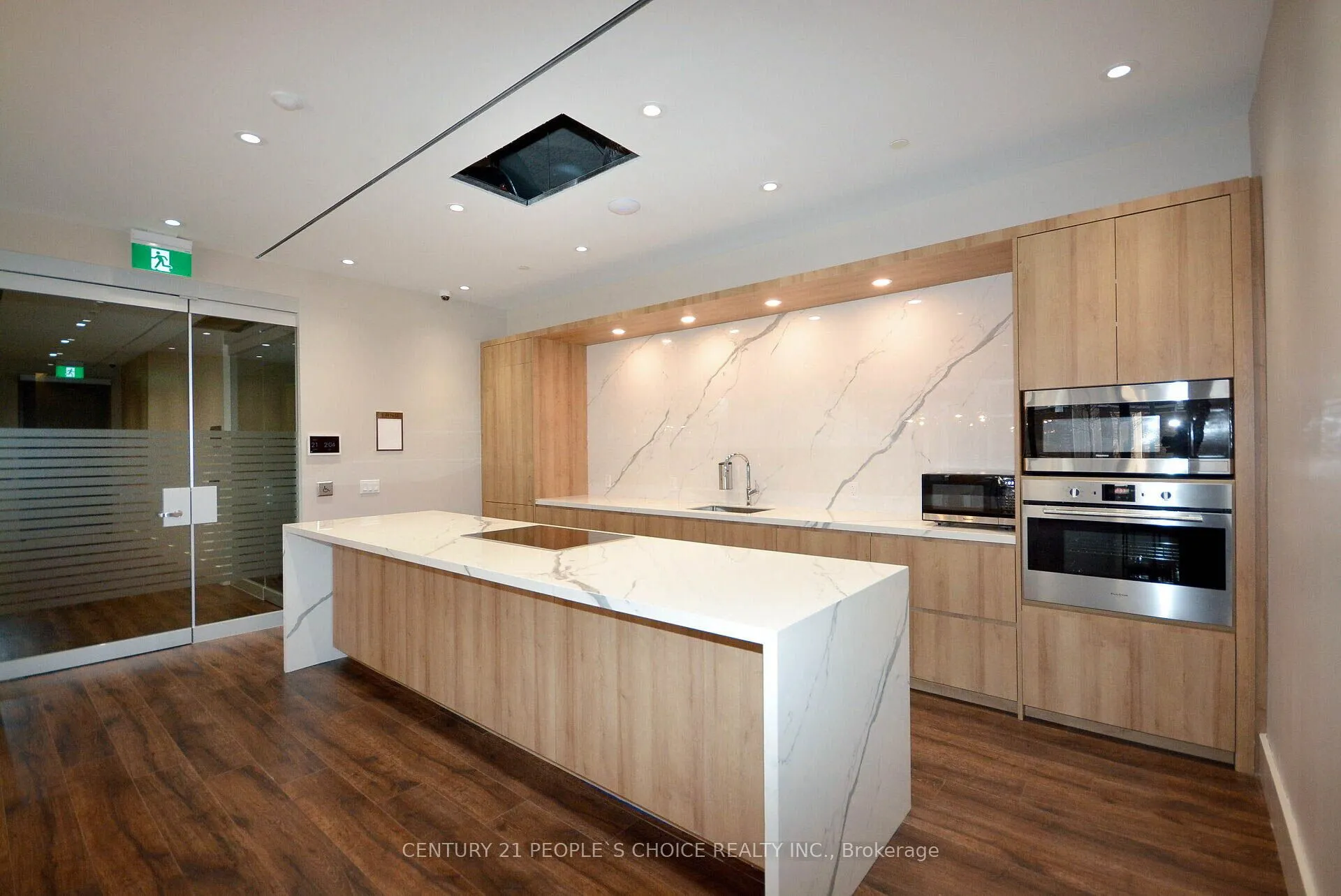 21 Park Street E, #915