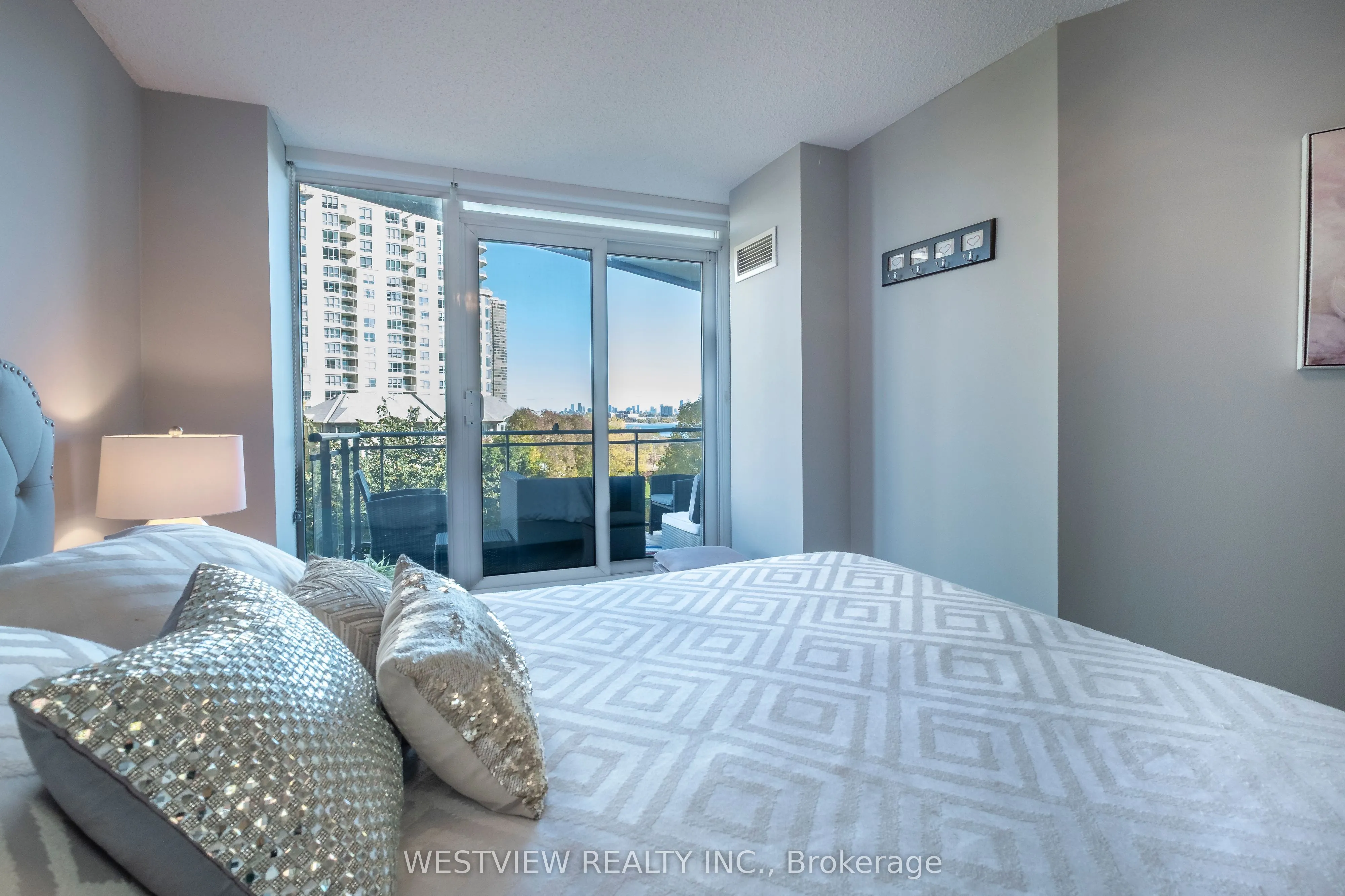 2119 Lake Shore Boulevard W, #413