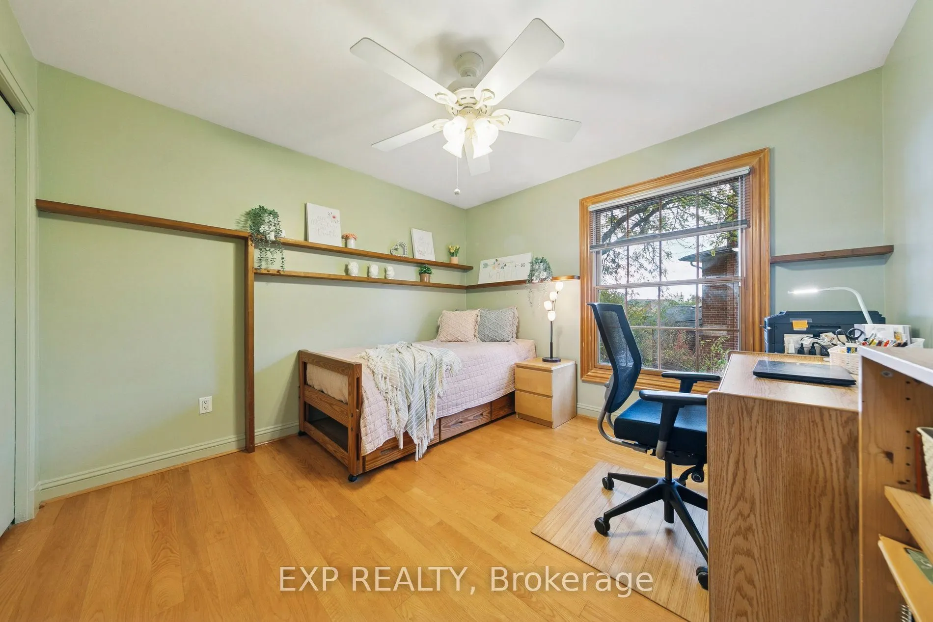 2565 Claymore Crescent