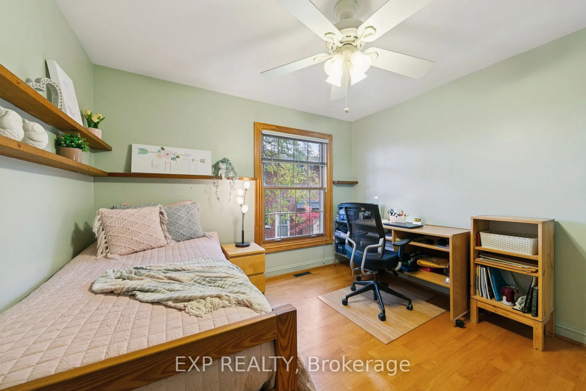 2565 Claymore Crescent