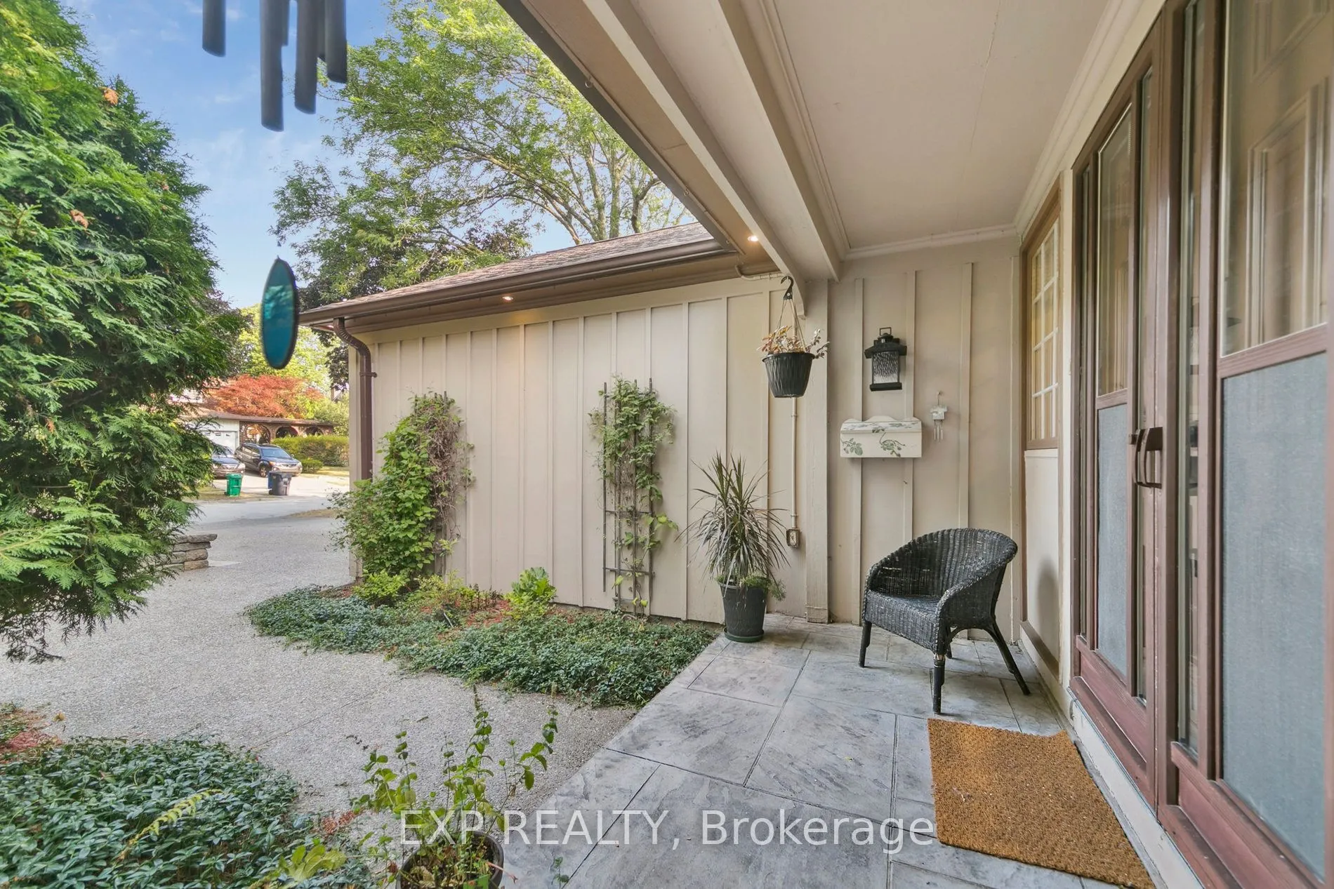 2565 Claymore Crescent